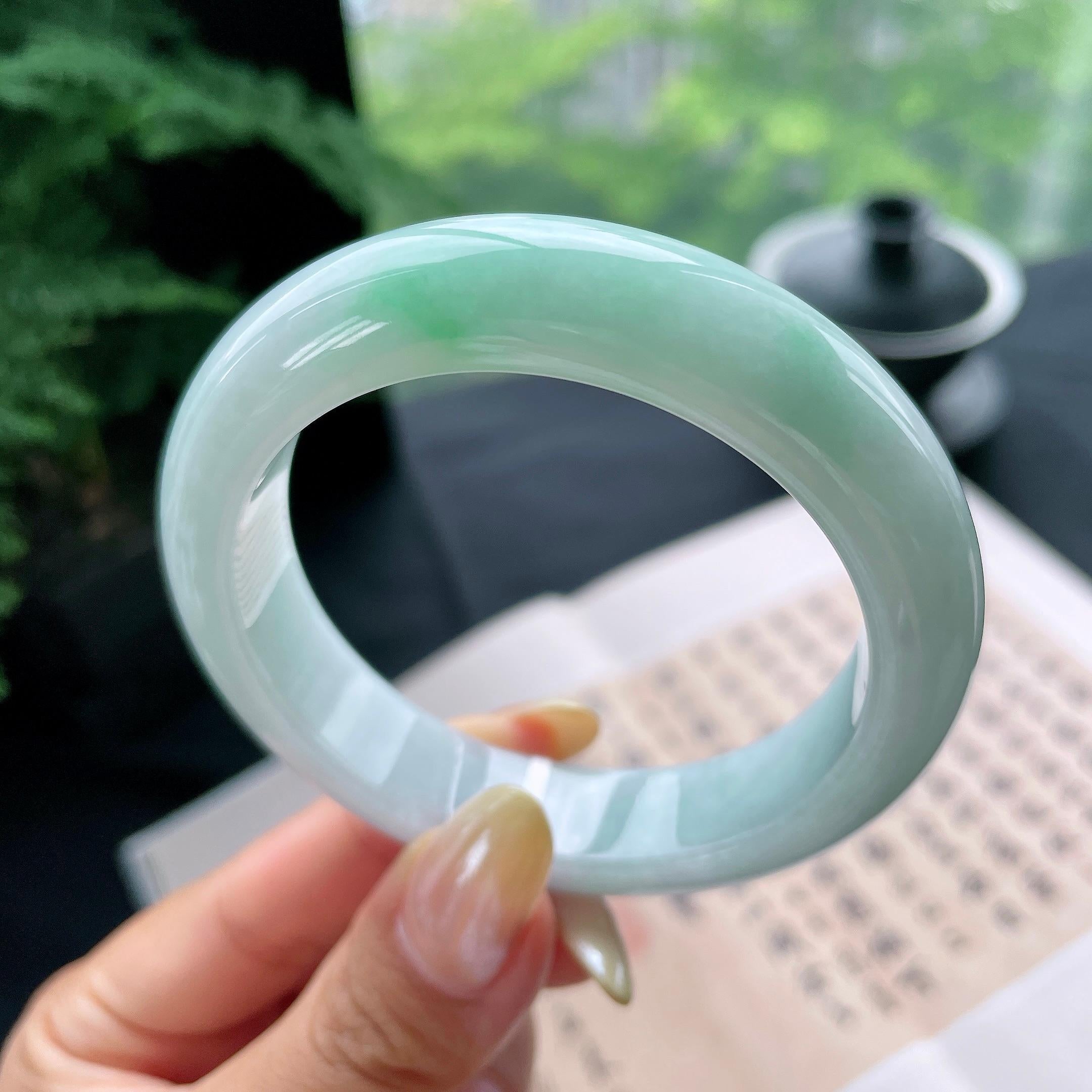 细糯种飘绿正圈平安镯55.5圈 天然缅甸A货翡翠（yc473061）