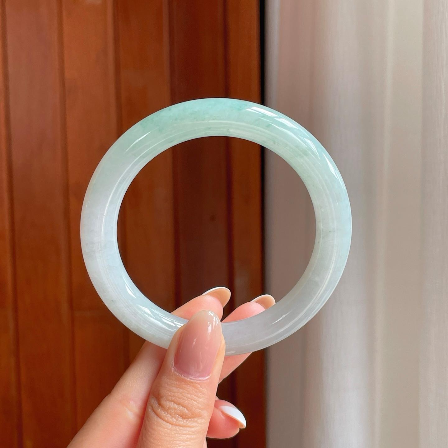 糯冰飘花翡翠圆条手镯（56.7mm)（yc374045）