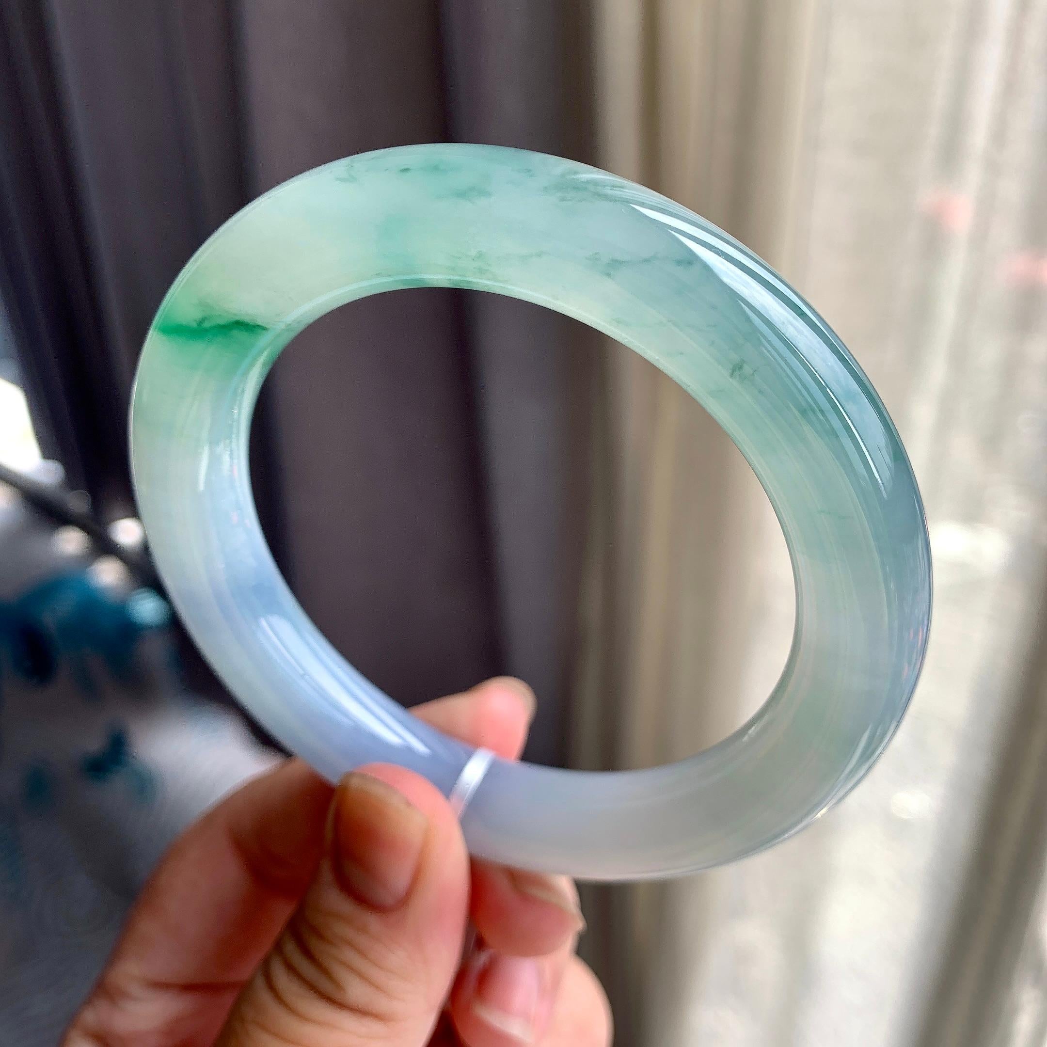 糯冰种飘花淡紫罗兰圆条手镯（62mm）（yc195372）