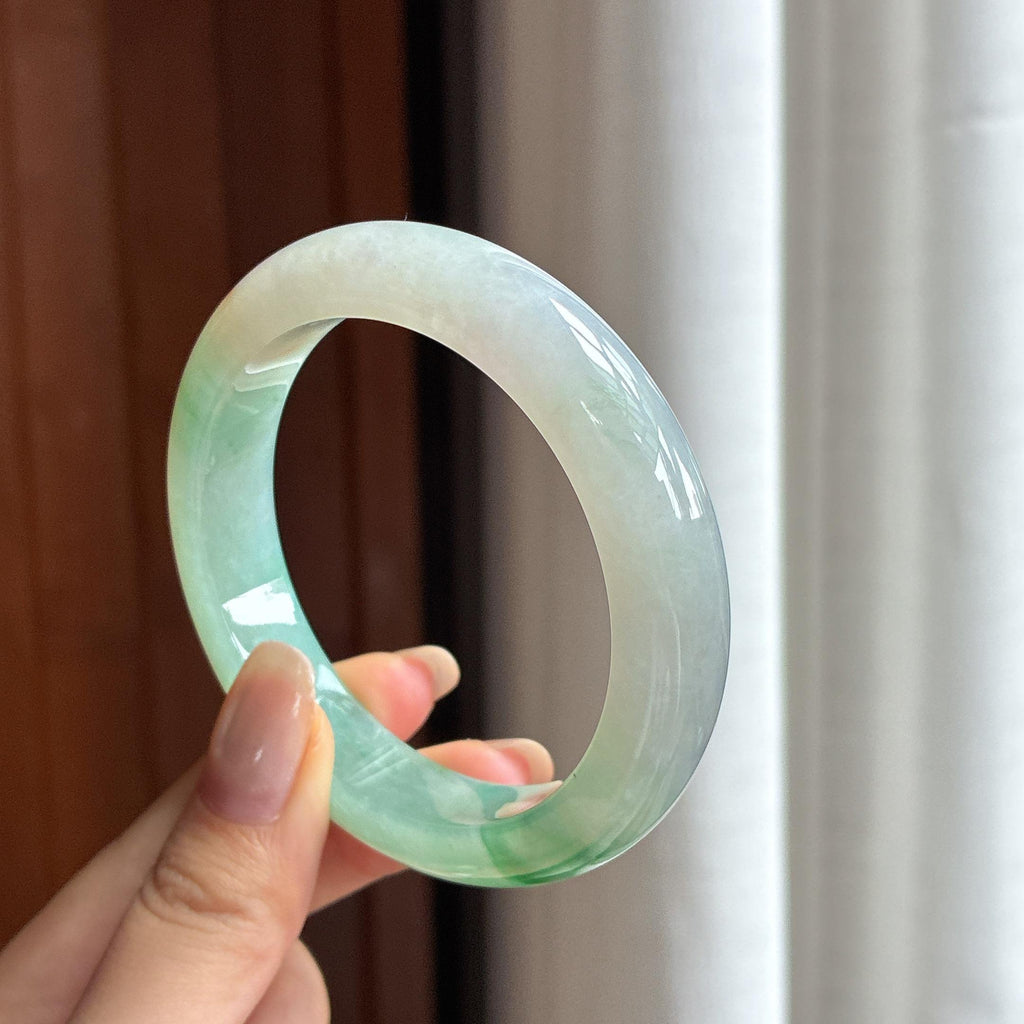 Vòng tay an bình bằng ngọc phỉ thúy Miến Điện tự nhiên loại A, đáy xanh trong, hoa bay, kích thước 55