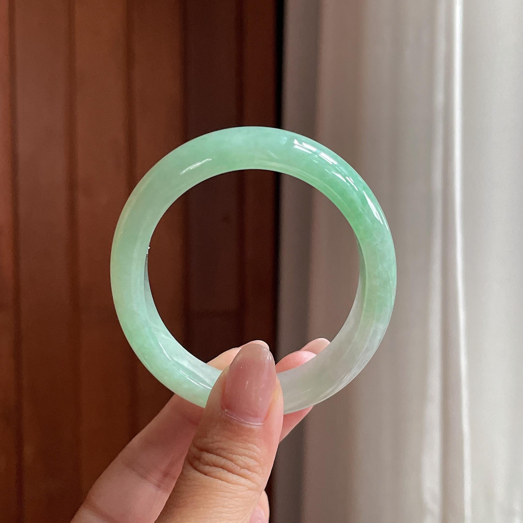 小圈口 糯冰果绿贵妃镯 52圈 天然缅甸A货翡翠（yc522252）
