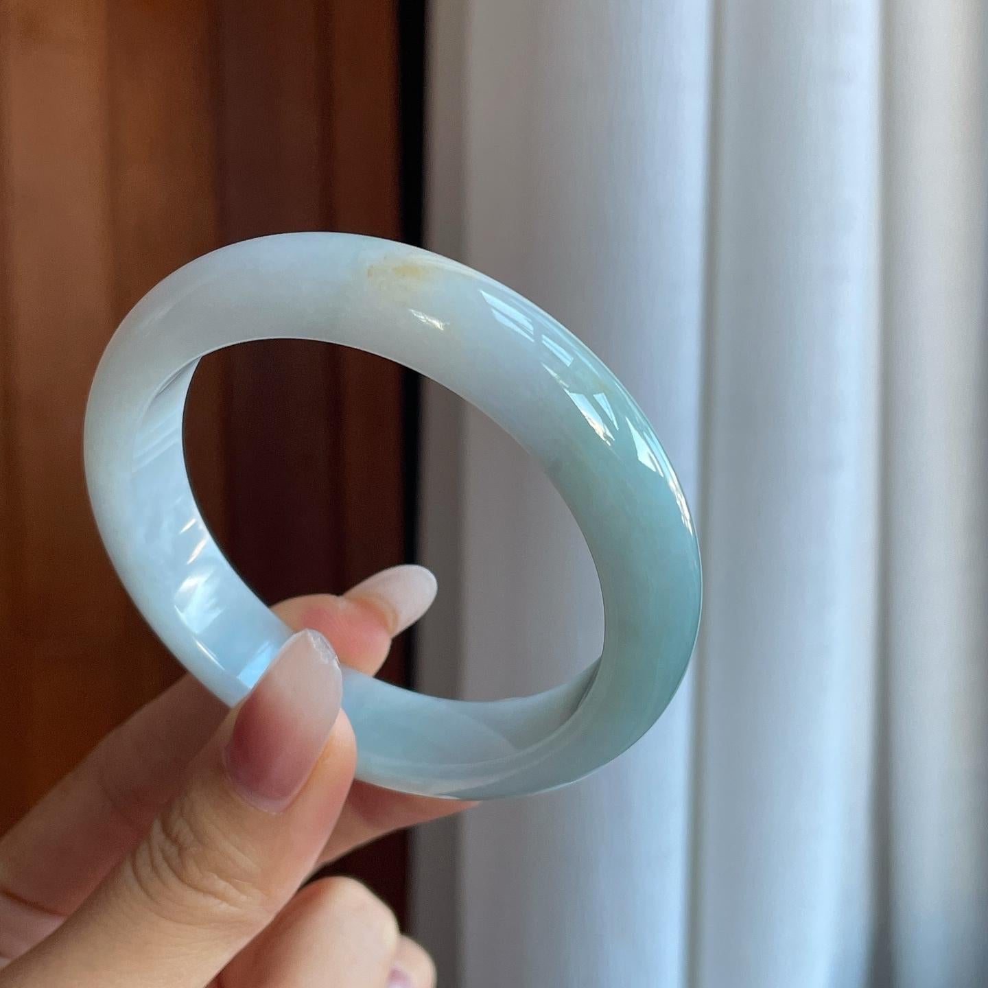 细糯种淡晴底翡翠平安镯（57.8mm）（yc266500）