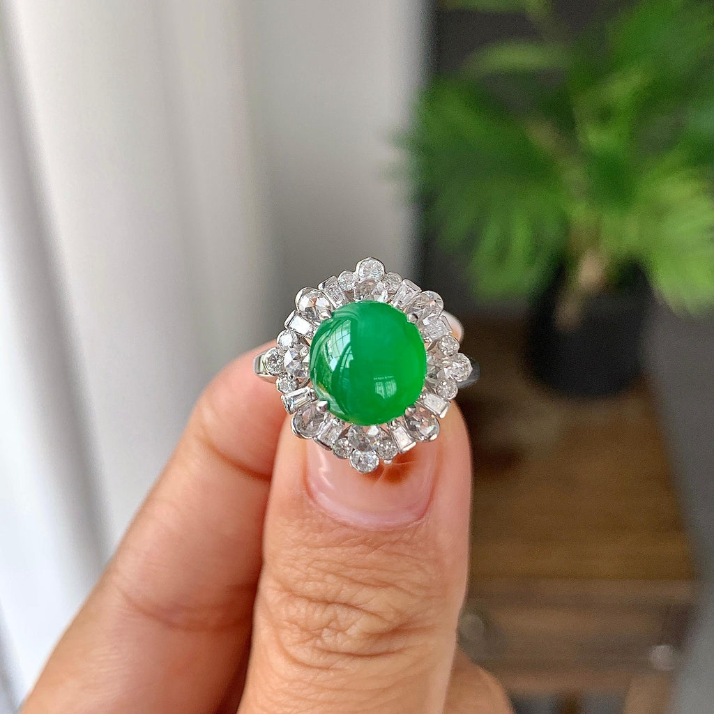 18k金钻镶糯冰种满绿蛋面戒指（yc255589）