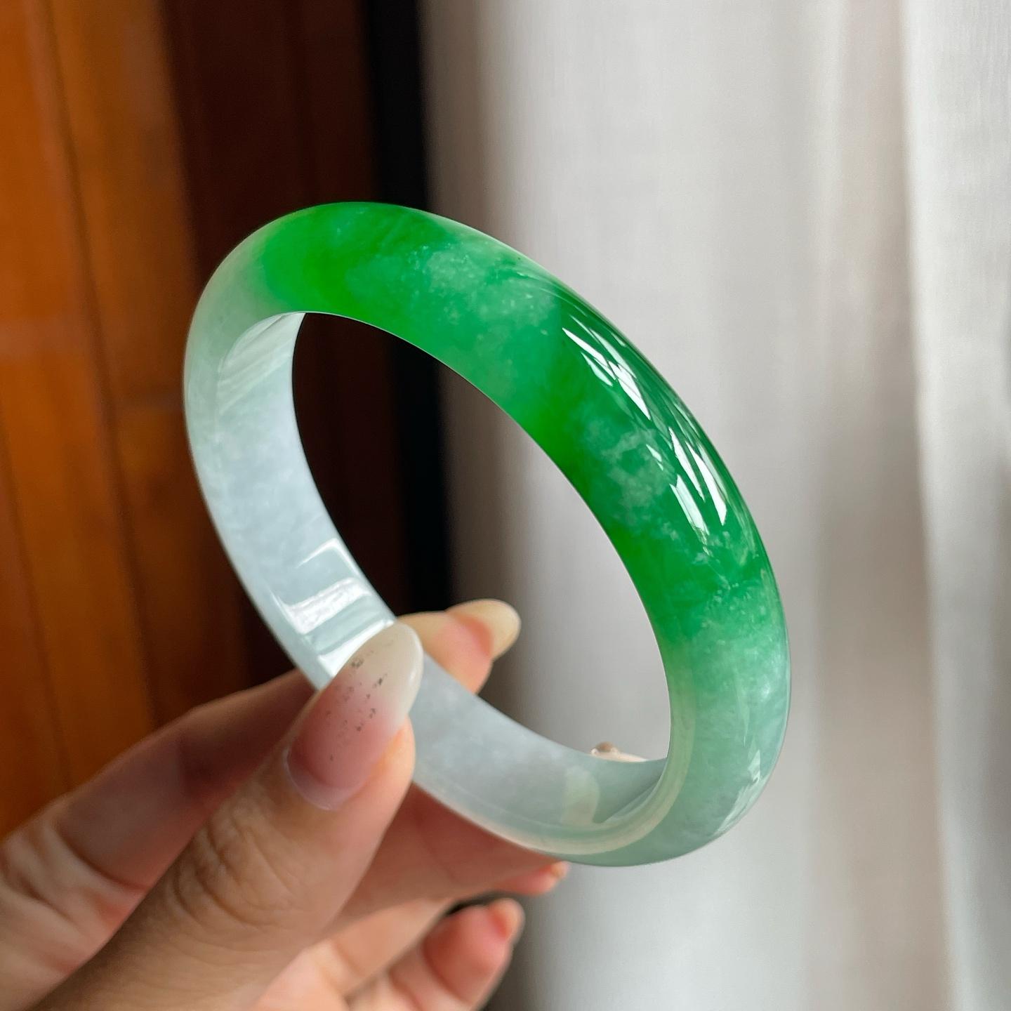 糯冰种带色翡翠平安镯（57.5mm）（yc221897）