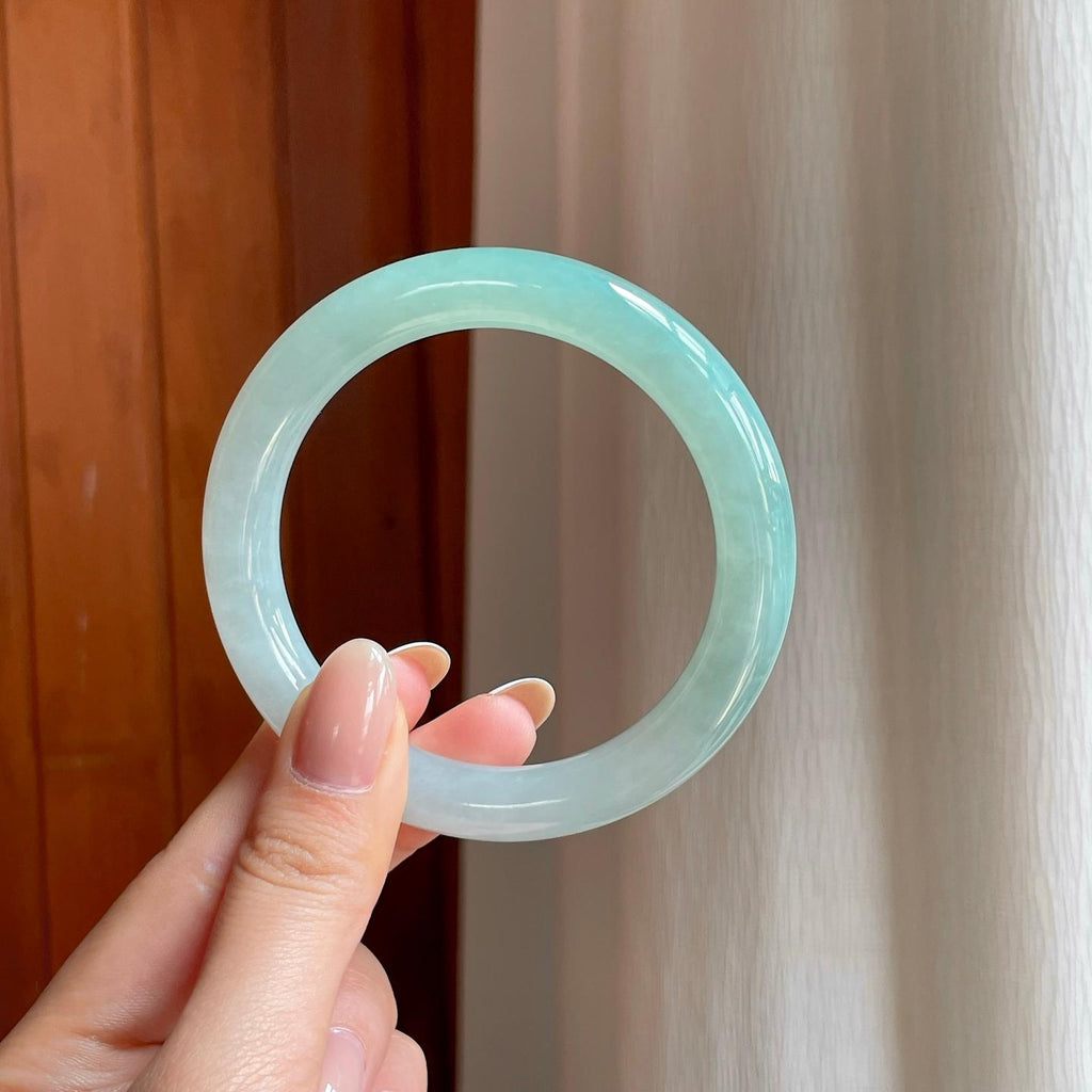 冰种蓝晴底翡翠圆条手镯（57mm）（yc369213）