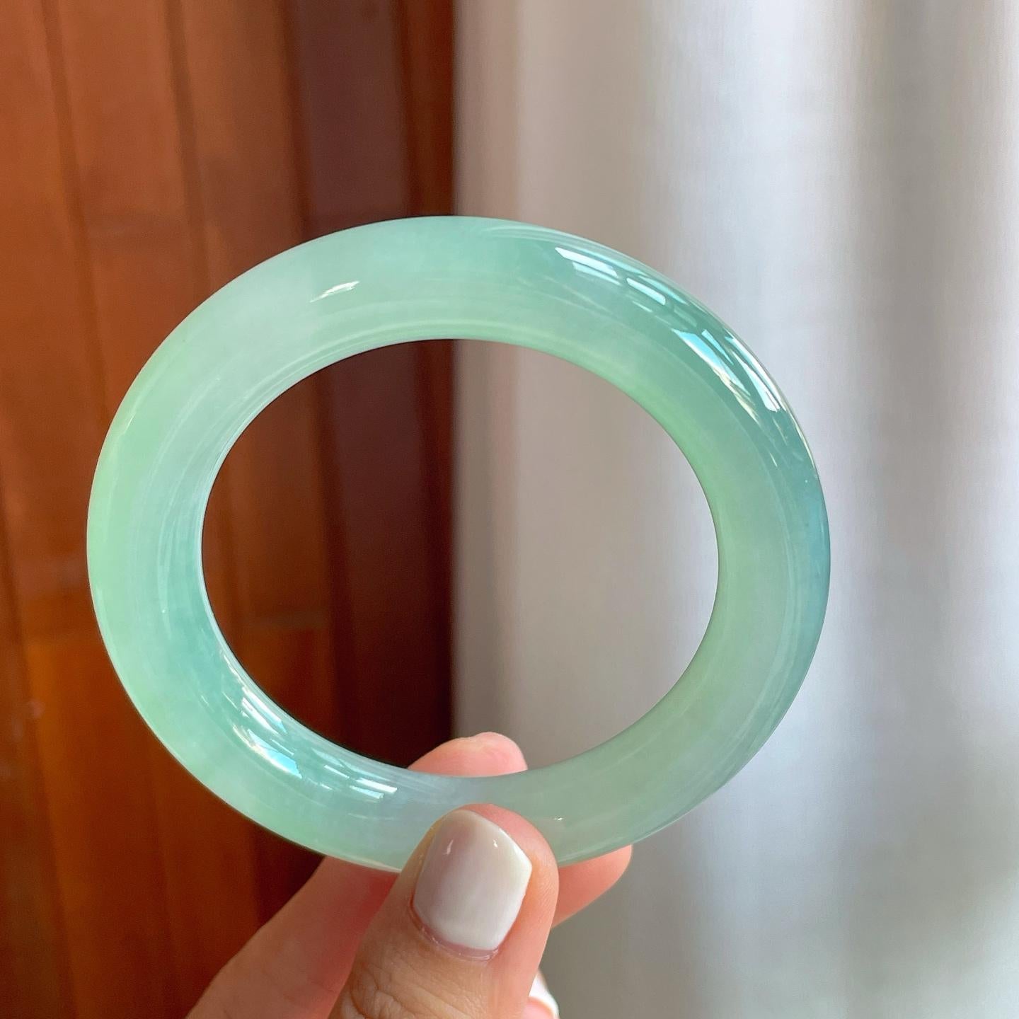 冰种晴绿底翡翠圆条（56mm）（yc247174）