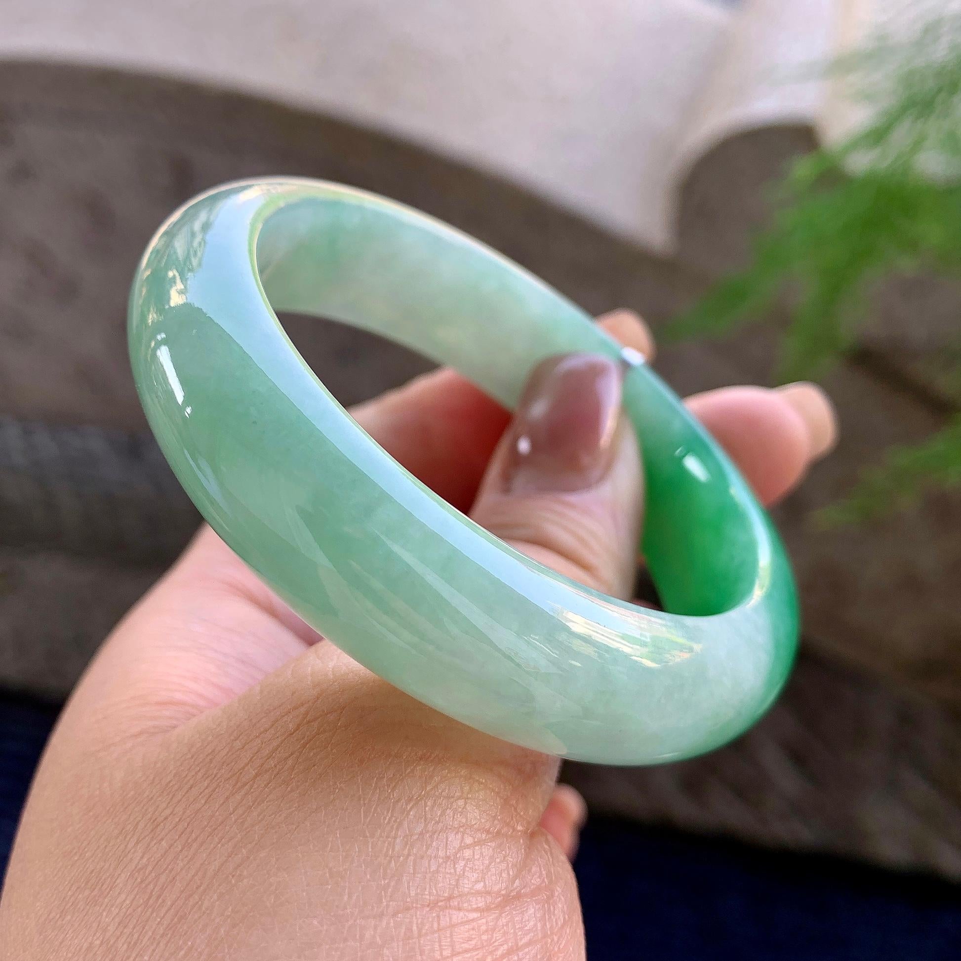 小圈口 细糯种翠绿半山水正圈平安镯 53.8圈口 天然缅甸A货翡翠（yc352080）