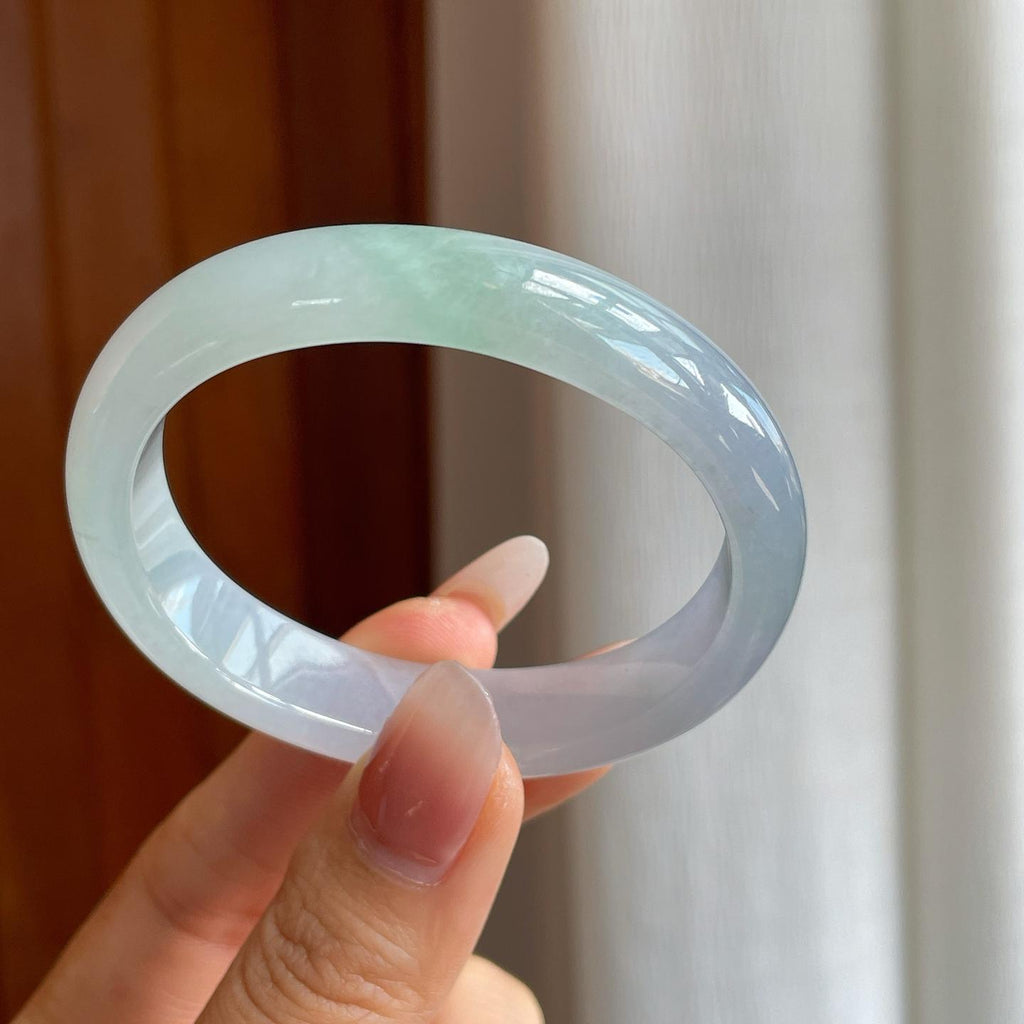 冰种淡春彩翡翠贵妃镯（53.5mm）（yc311334）