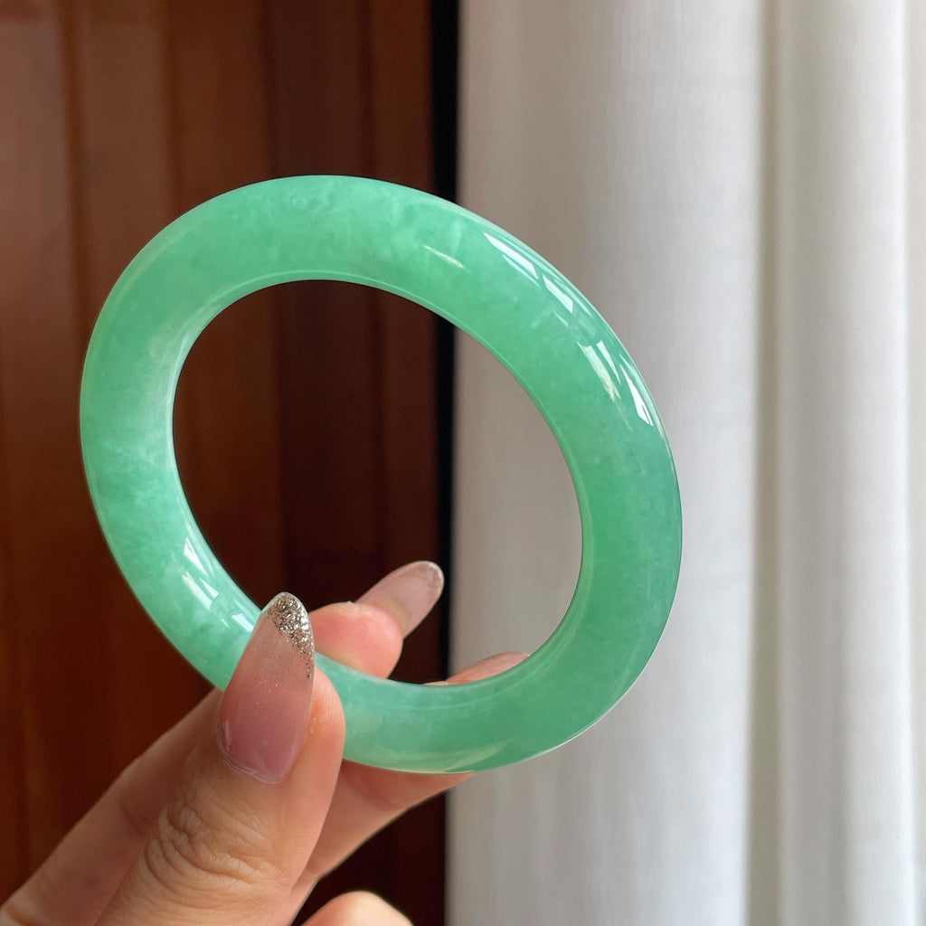 冰种果绿翡翠圆条手镯（55.5mm）（yc354245）