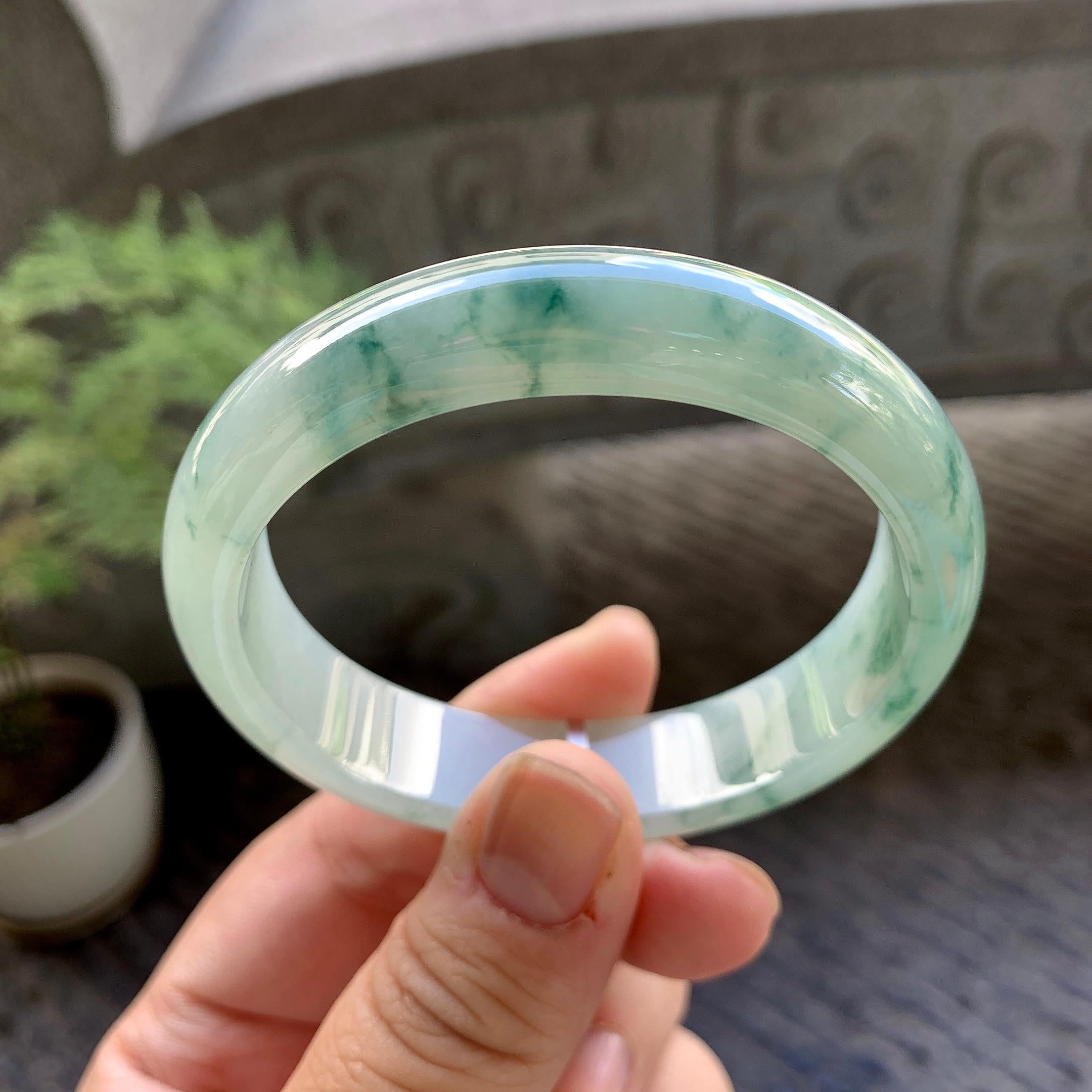 糯冰种飘花贵妃手镯（56.7mm）（yc243905）