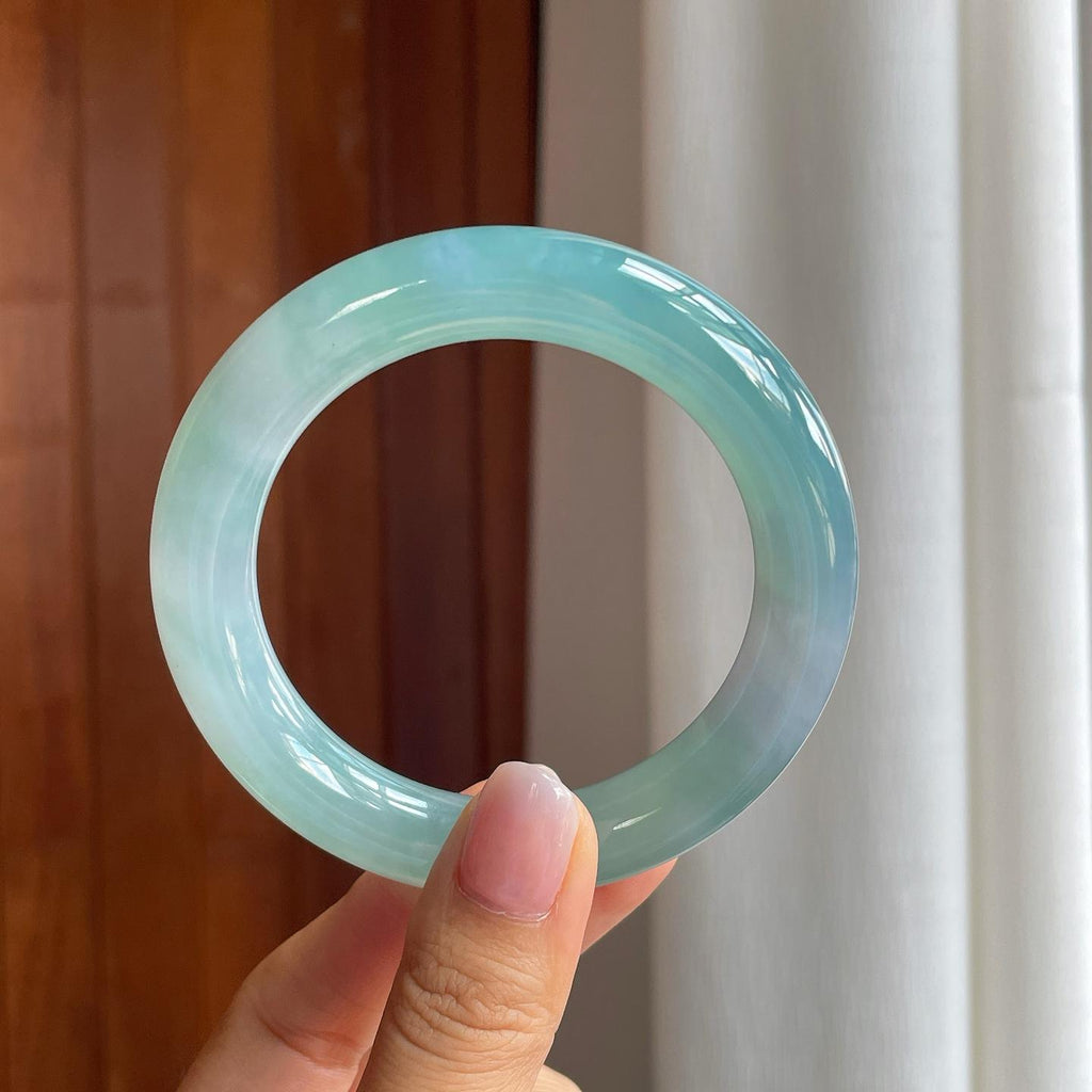 冰种蓝晴翡翠圆条手镯（58mm)（yc381141）