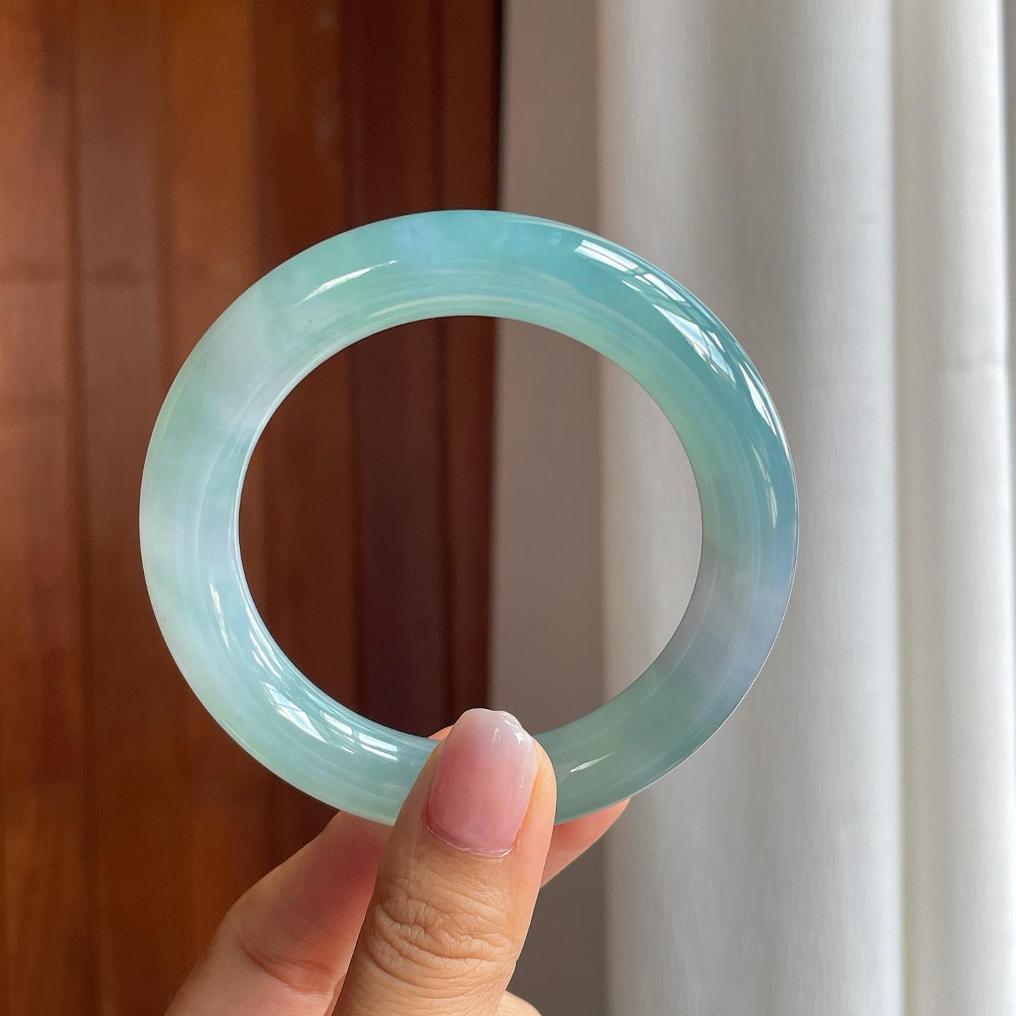冰种蓝晴翡翠圆条手镯（58mm)（yc381141）