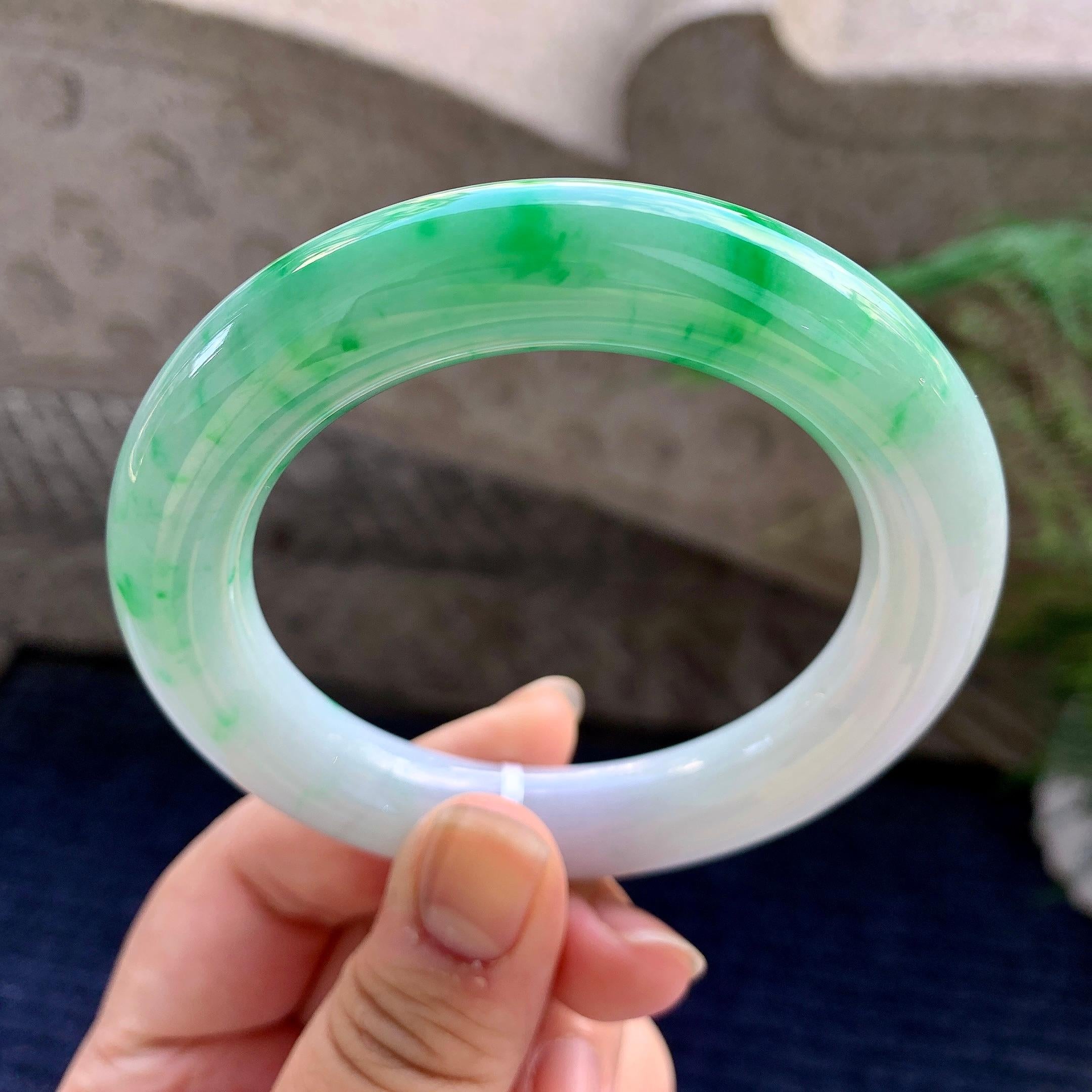 细糯种飘绿圆条手镯（56.8mm）（yc223253）