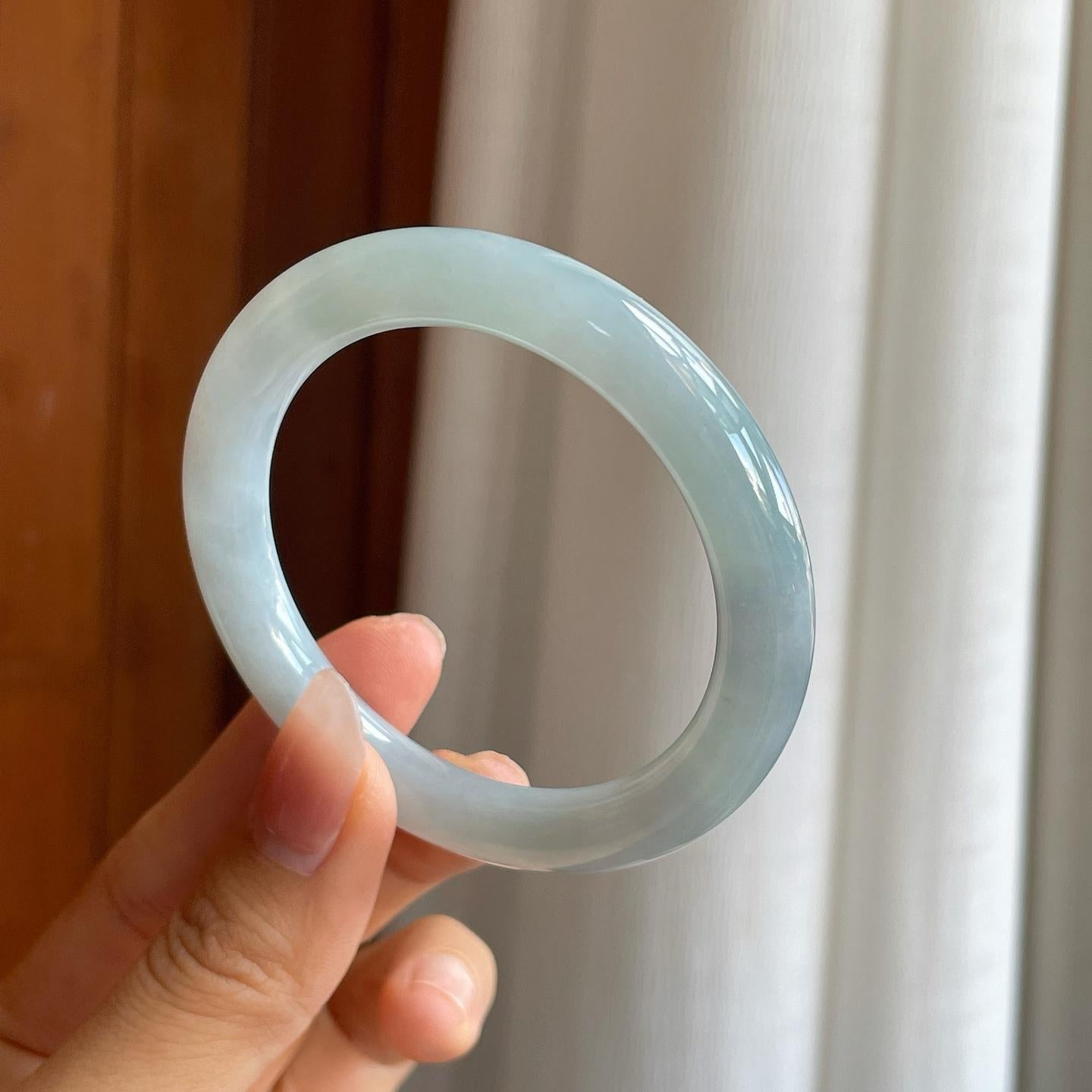 糯冰蓝底翡翠圆条手镯（51.8mm）（yc312899）