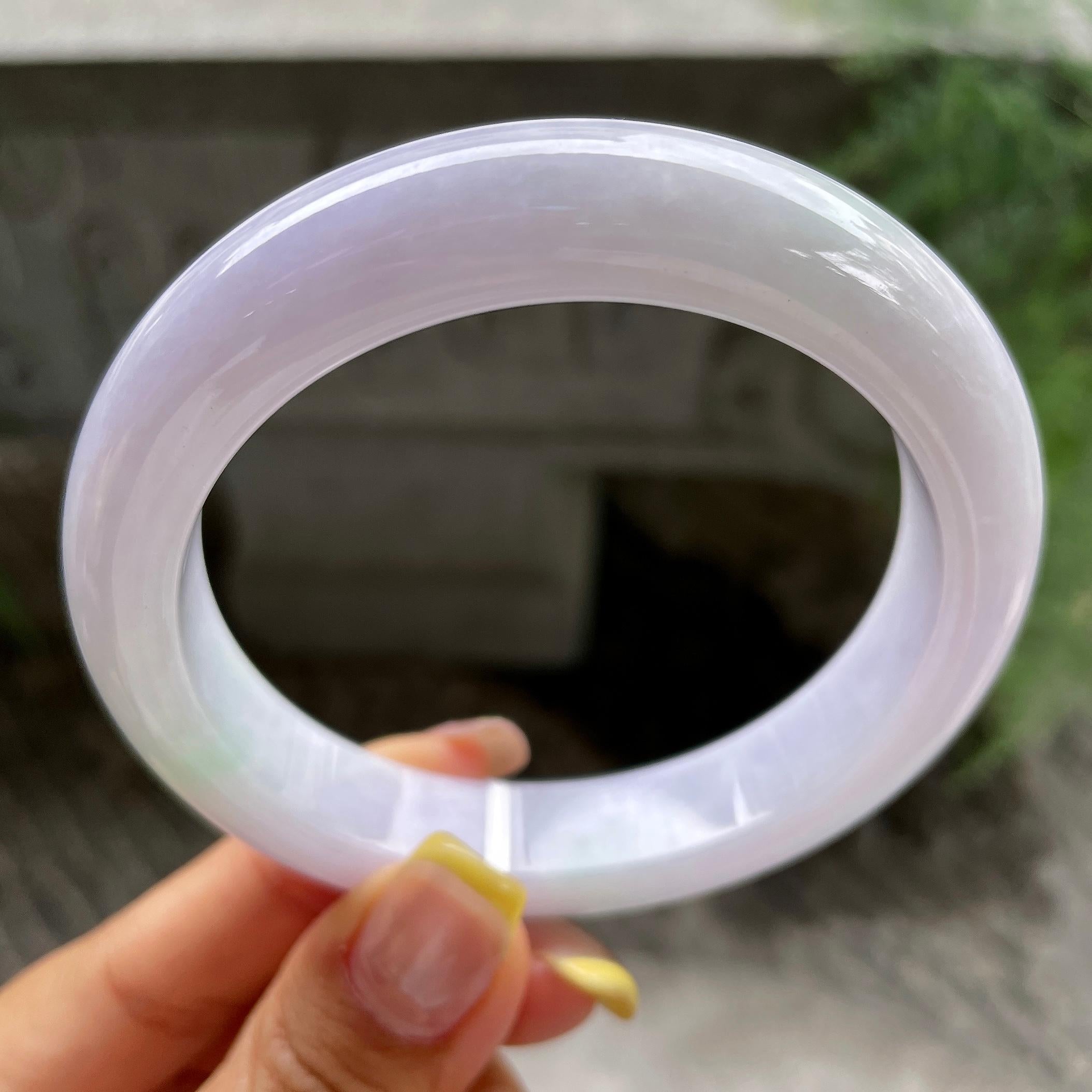 大圈口    细糯种紫罗兰飘绿花正圈平安镯60.2圈        天然缅甸A货翡翠（yc383103）
