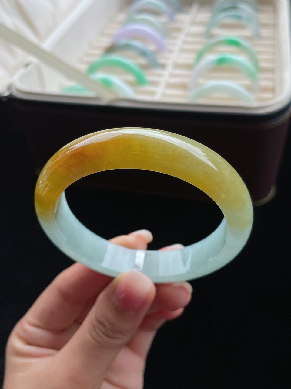 糯冰飘黄正圈翡翠手镯（58mm）