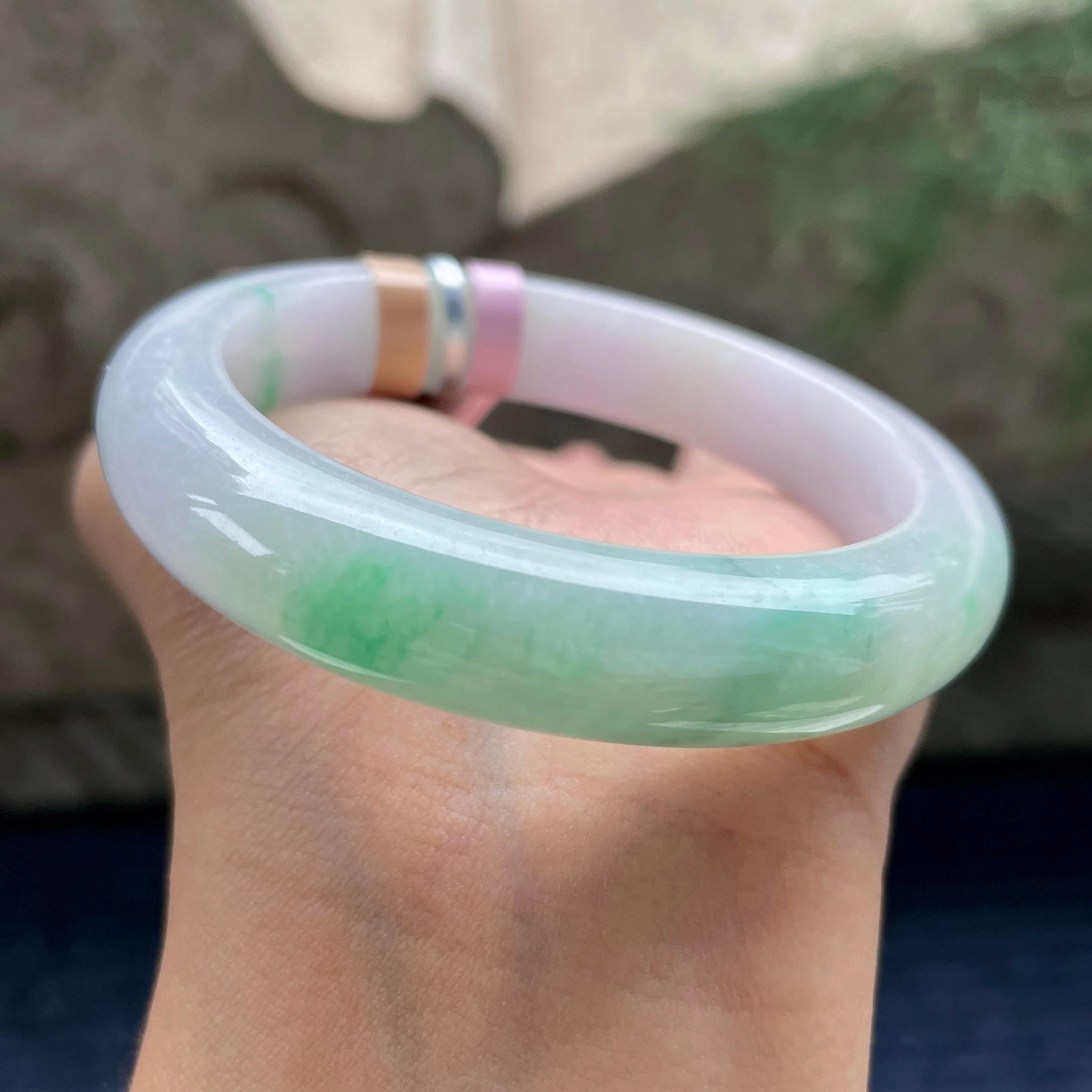 细糯种飘绿正圈平安镯56.5圈           天然缅甸A货翡翠（yc405539）