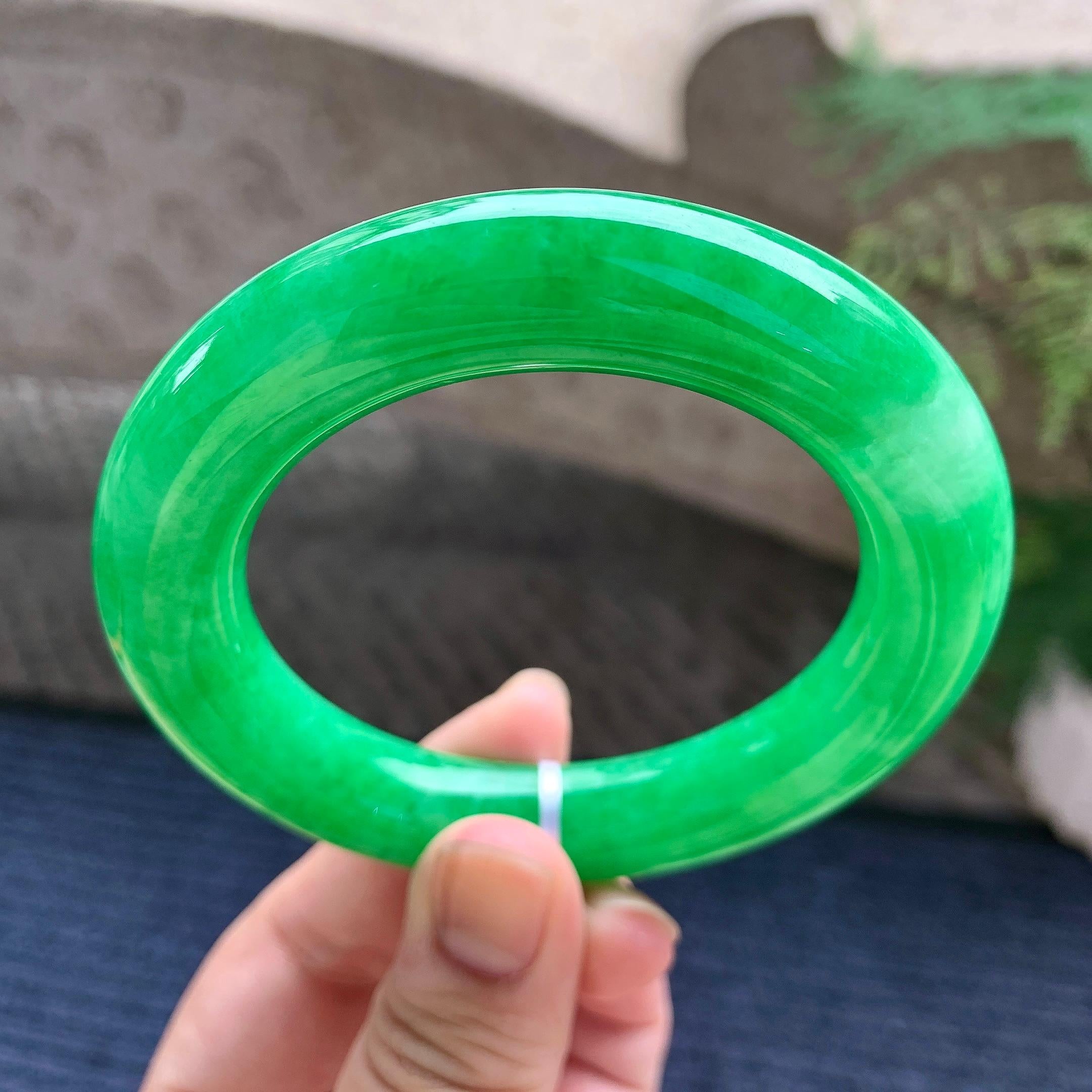 细糯种满绿圆条手镯（55.6mm）（yc233905）