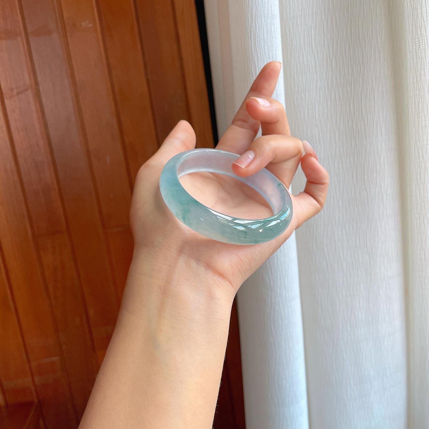 冰玻种飘花翡翠平安镯（57.5mm）（yc312261）