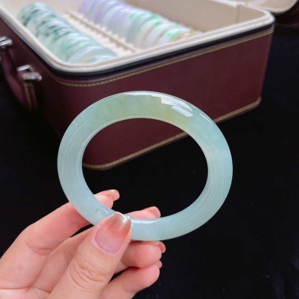 糯冰湖水蓝飘黄圆条翡翠手镯（55mm）（yc017383）