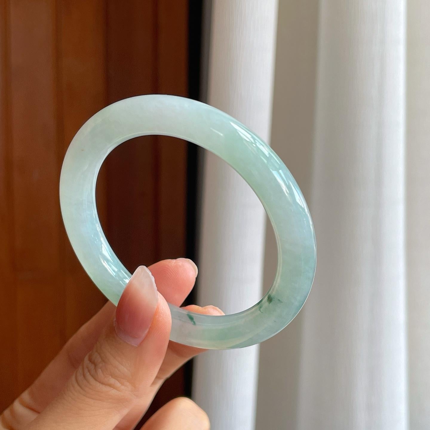 冰种飘花圆条翡翠手镯（53.7mm）（yc312895）