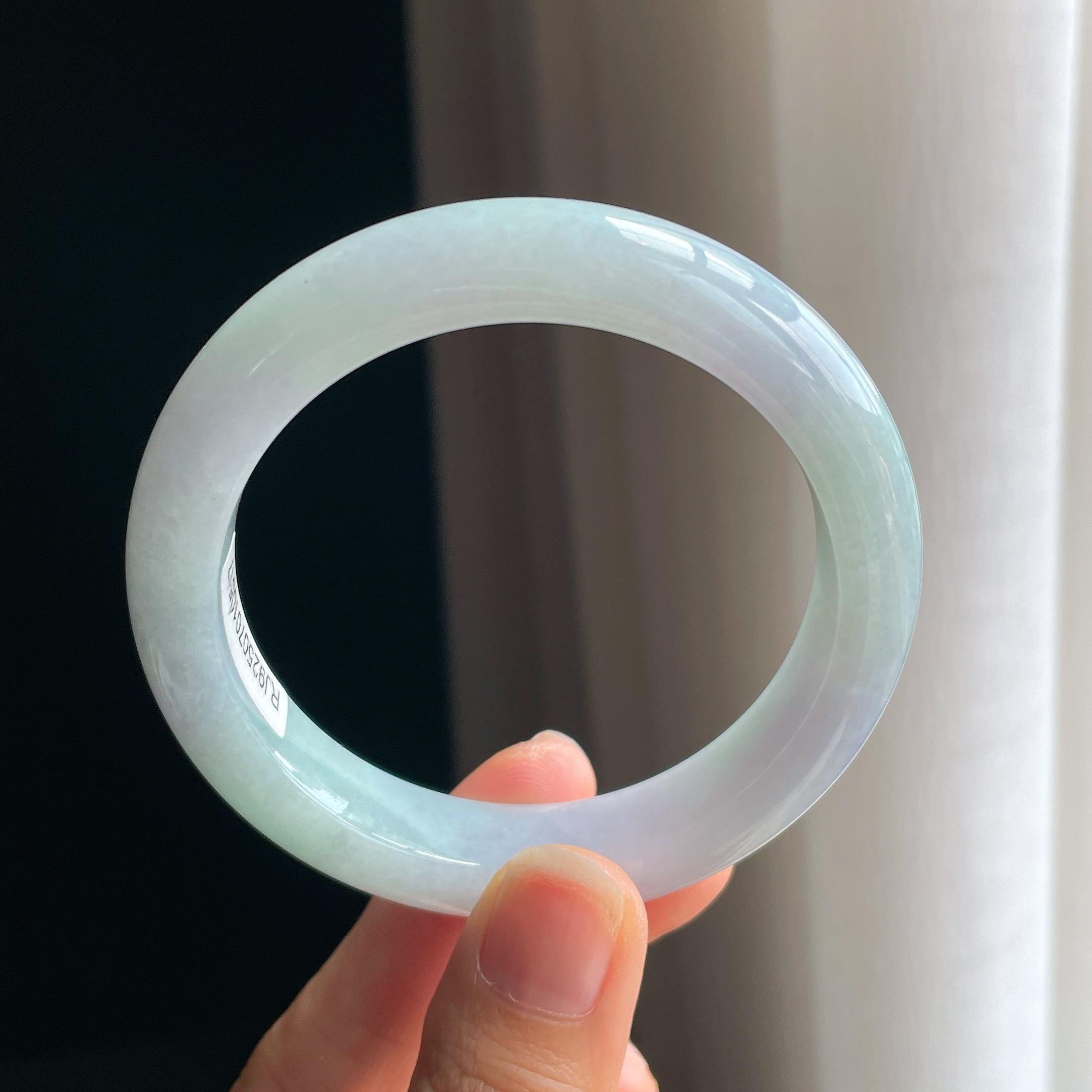 糯冰带色翡翠平安镯(56mm)（yc348932）