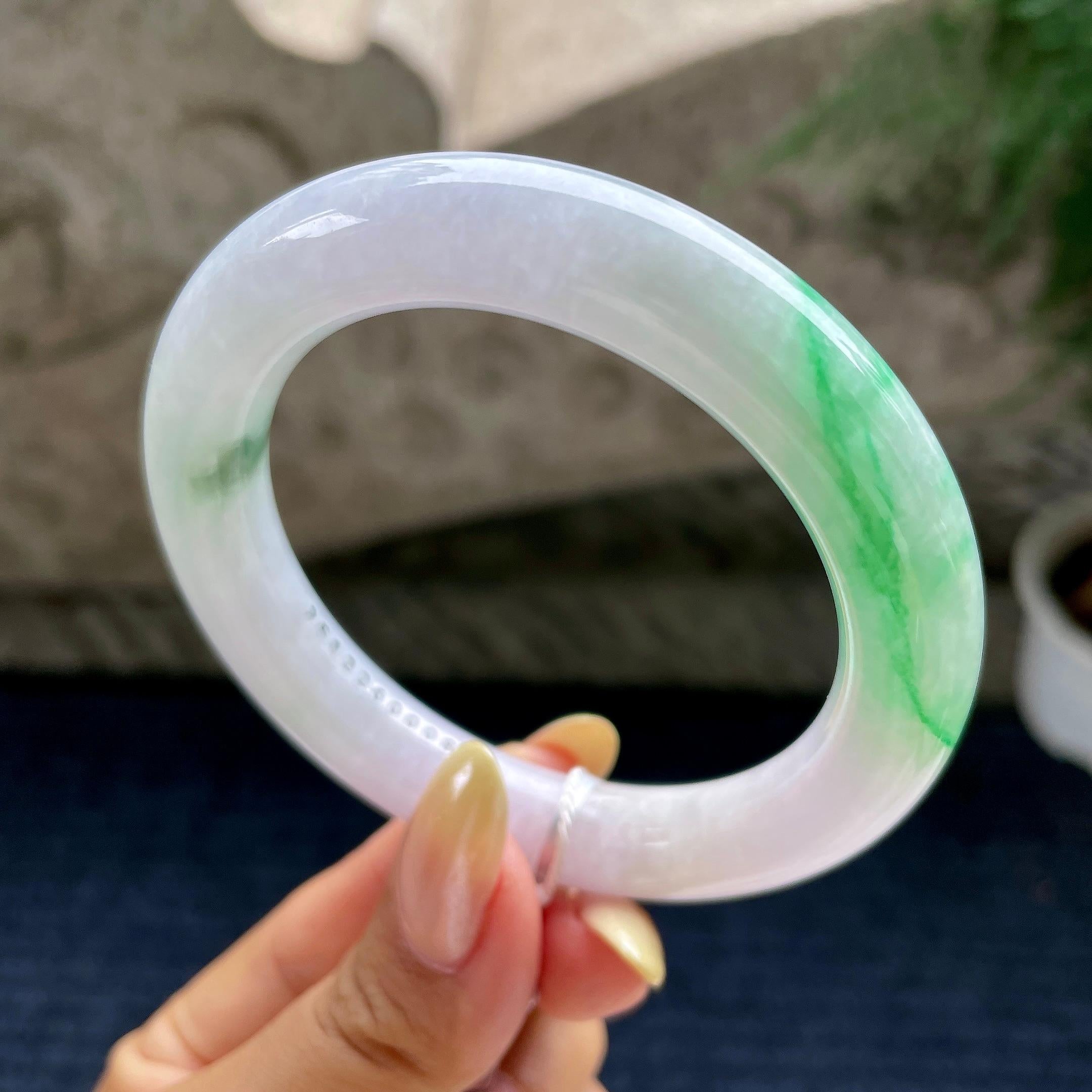 细糯种淡紫底飘翠绿圆条手镯56.2圈 天然缅甸A货翡翠（yc460683）