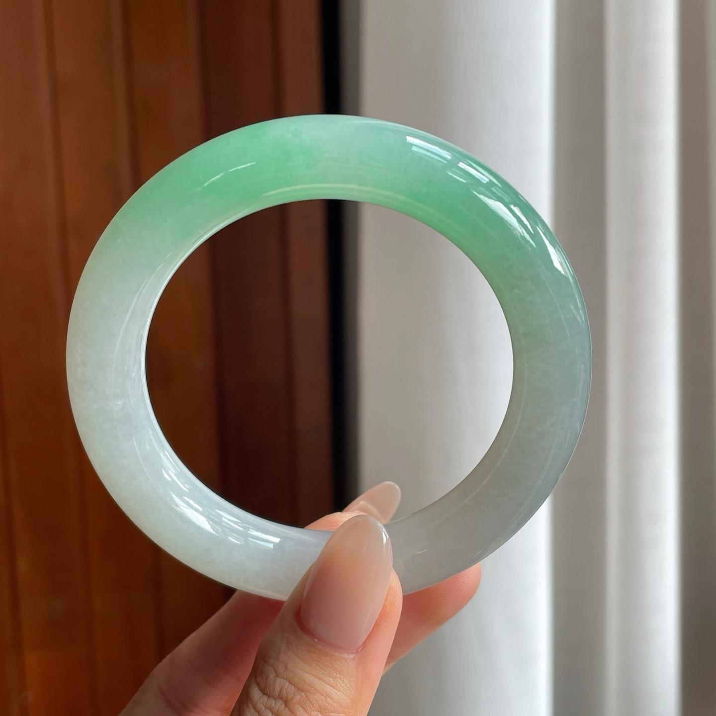 糯冰带色圆条翡翠手镯（58mm）（yc238188）