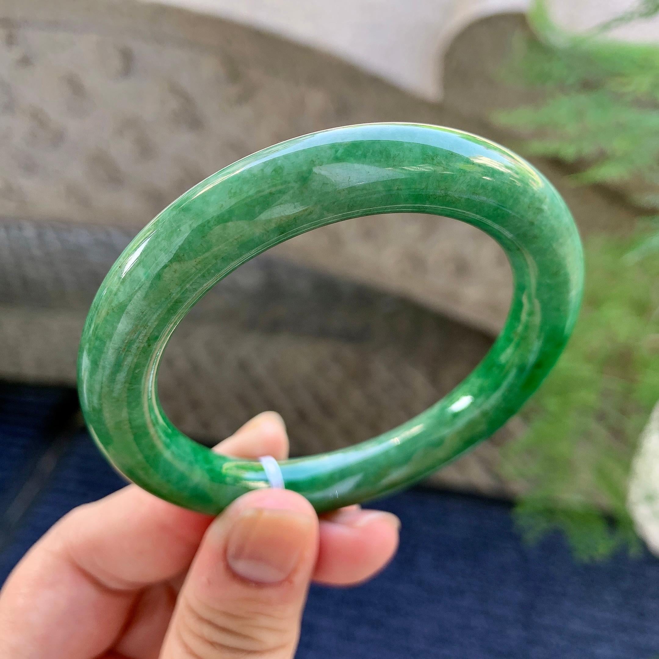 糯种豆绿圆条手镯（55.4mm）（yc249411）