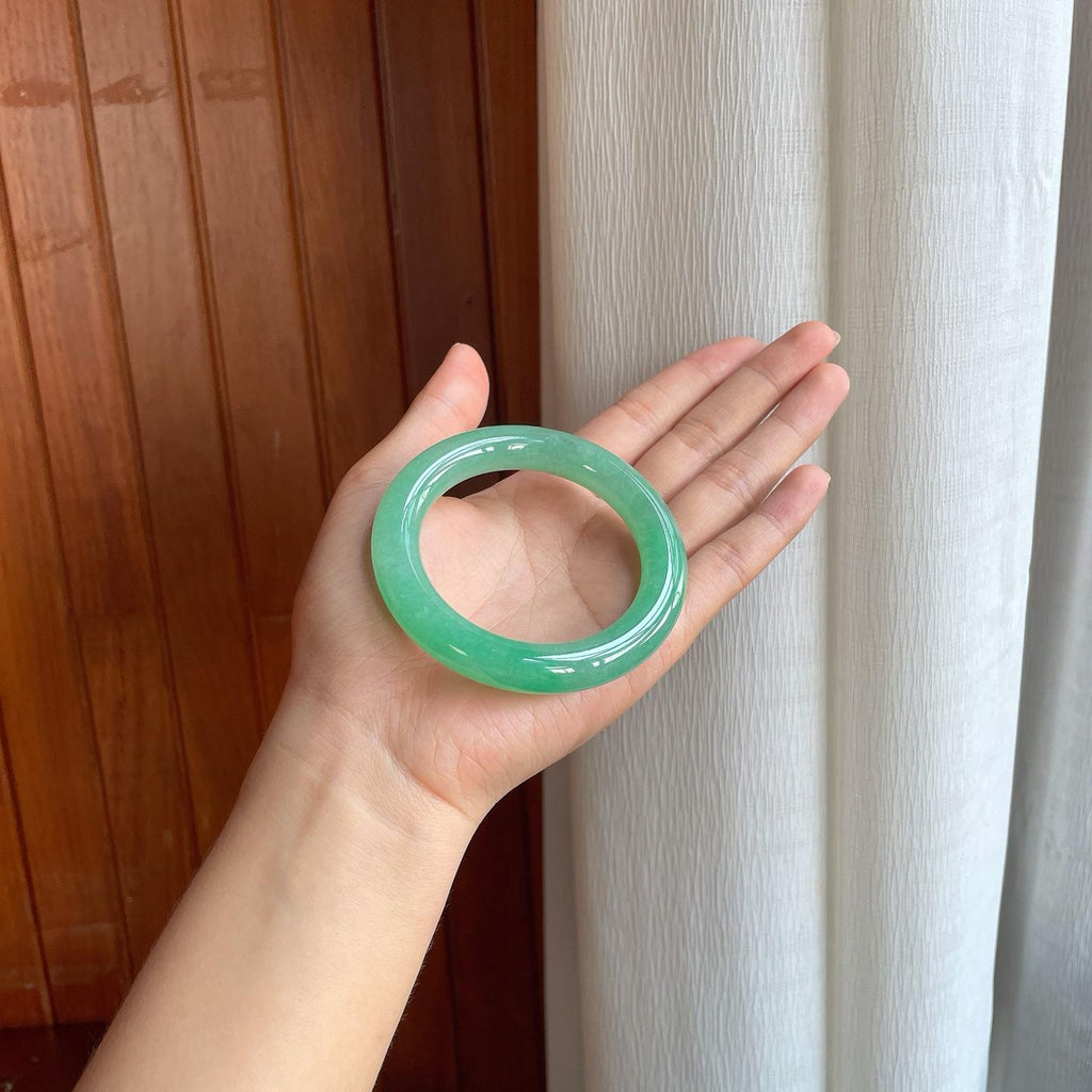 冰种果绿翡翠圆条手镯（55.3mm）（yc408427）