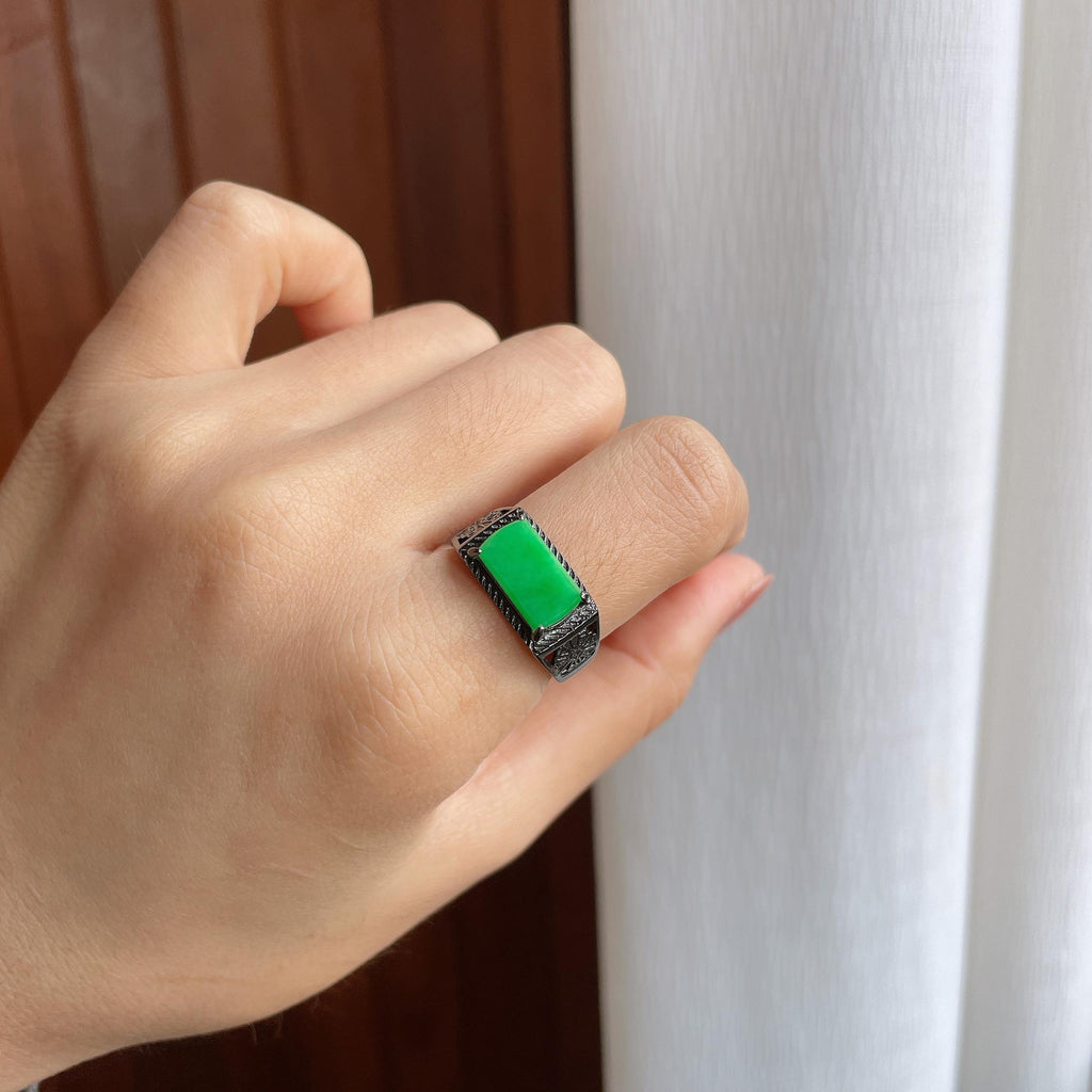 S925银镶糯种满绿翡翠马鞍戒指（yc284013）