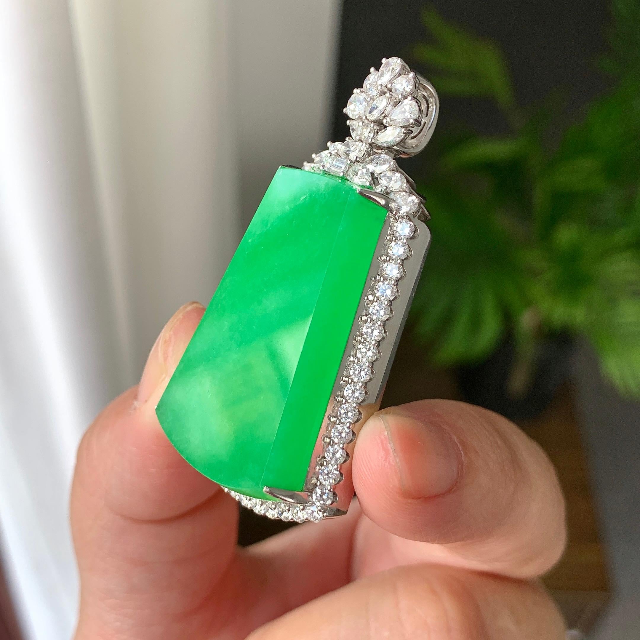 18K金钻镶细糯种满绿无事牌吊坠（yc242681）