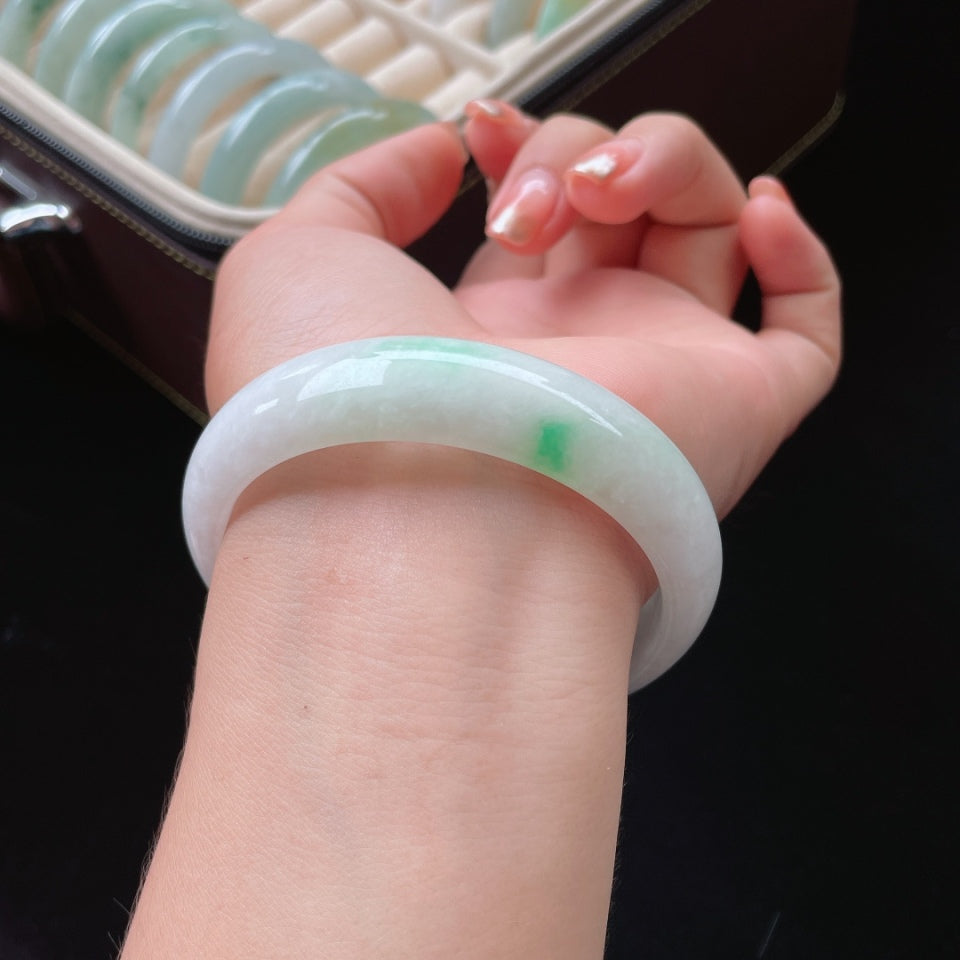 细糯白底青翡翠手镯（57.8mm）（yc017176）