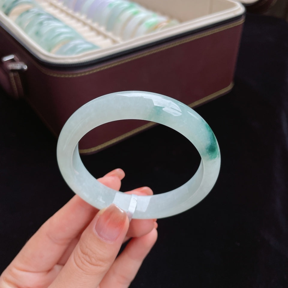 糯冰飘花正圈 翡翠手镯（56mm）（yc017396）