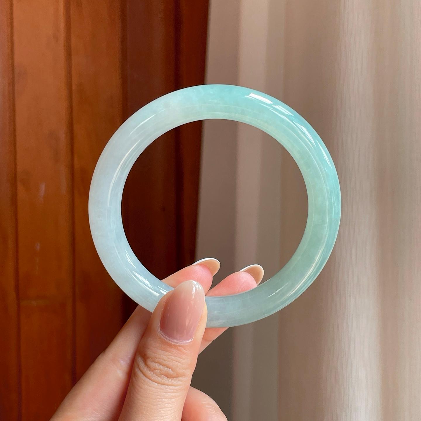 冰种蓝晴底翡翠圆条手镯（57mm）（yc369213）