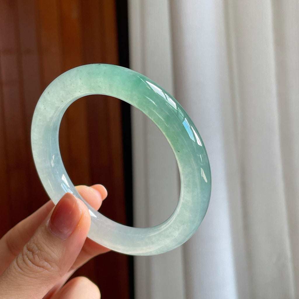冰种晴绿底翡翠圆条手镯（54.2mm）（yc285981）