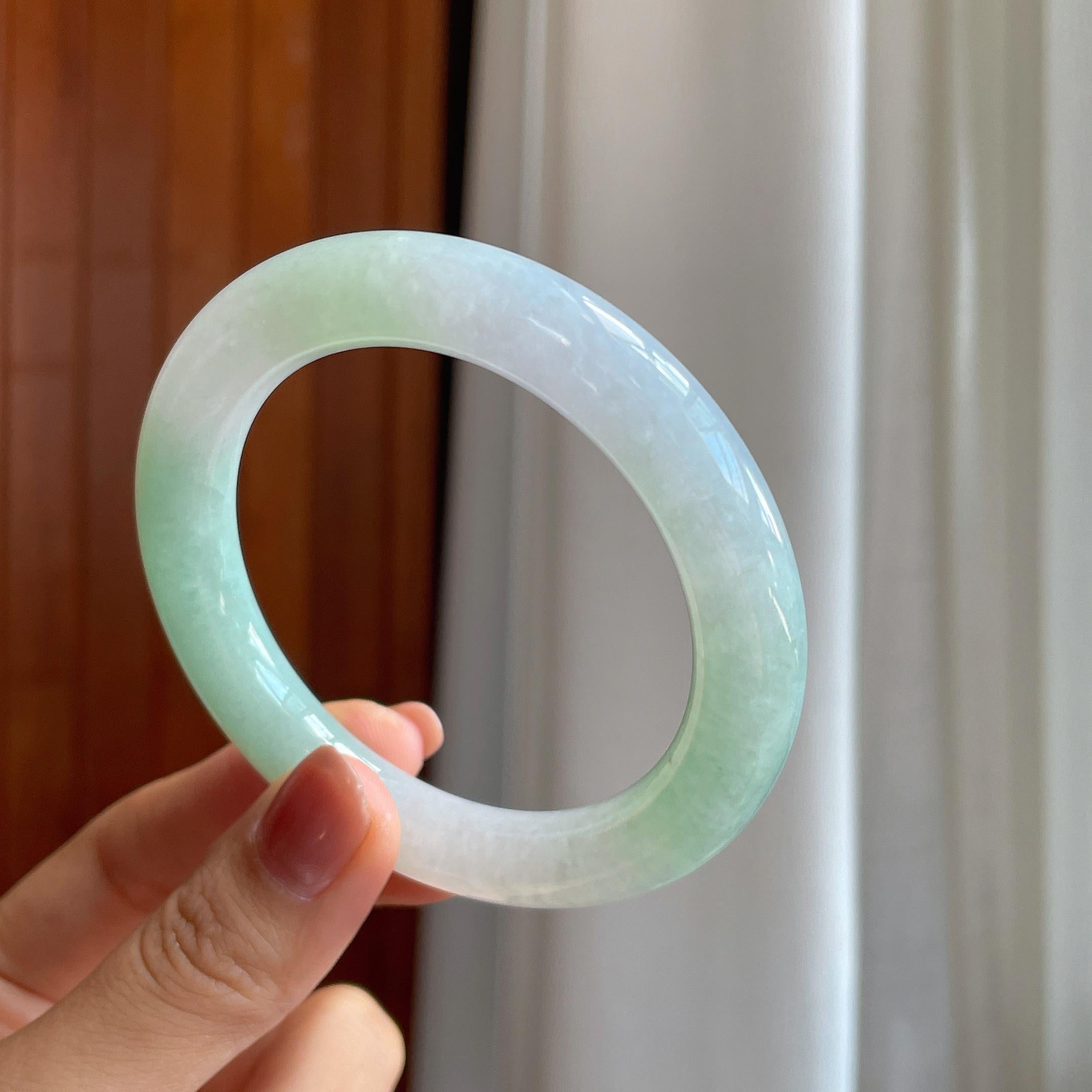 糯冰春带彩翡翠圆条手镯（56mm）（yc284947）