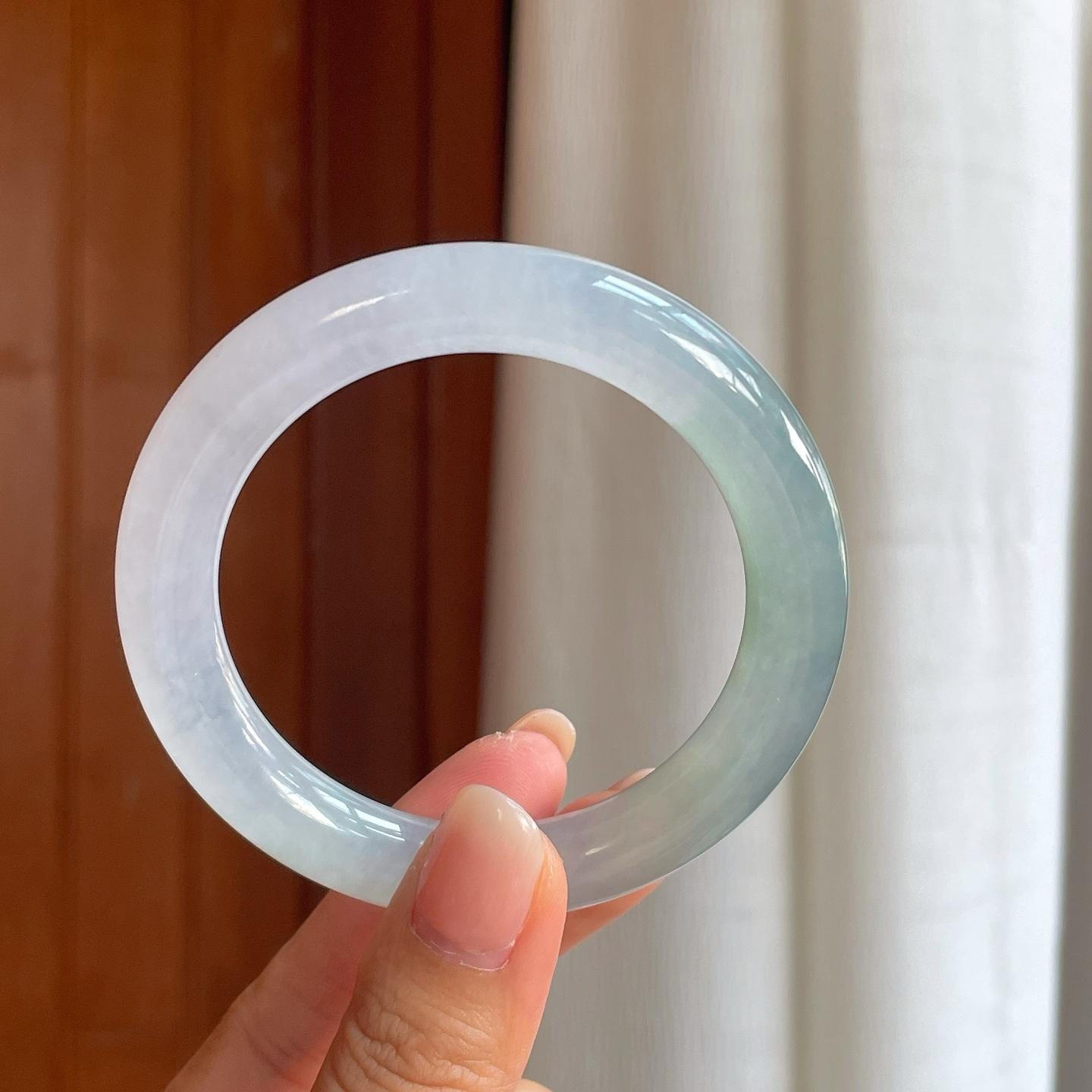 冰种淡春彩底翡翠圆条手镯（54mm）（yc408419）