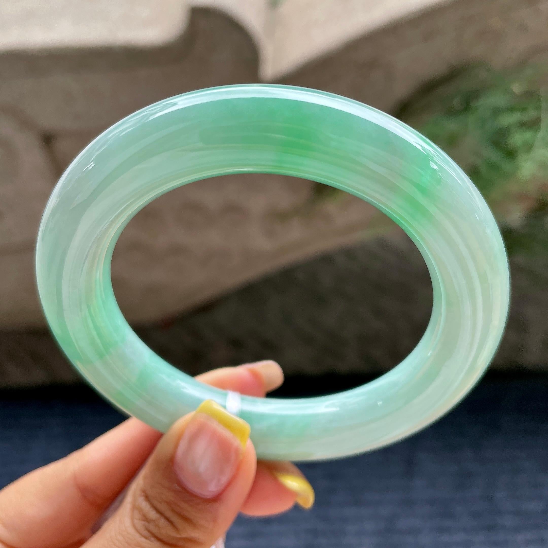 胖圆条    细糯种翠绿圆条手镯57.5圈      天然缅甸A货翡翠（yc376058）
