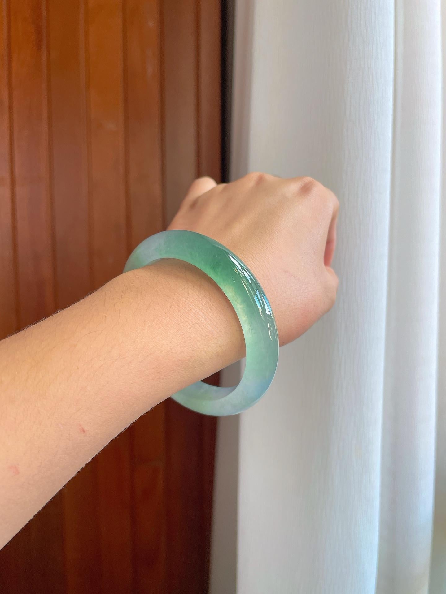 冰种湖水绿翡翠平安镯（58.5mm）（yc268250）