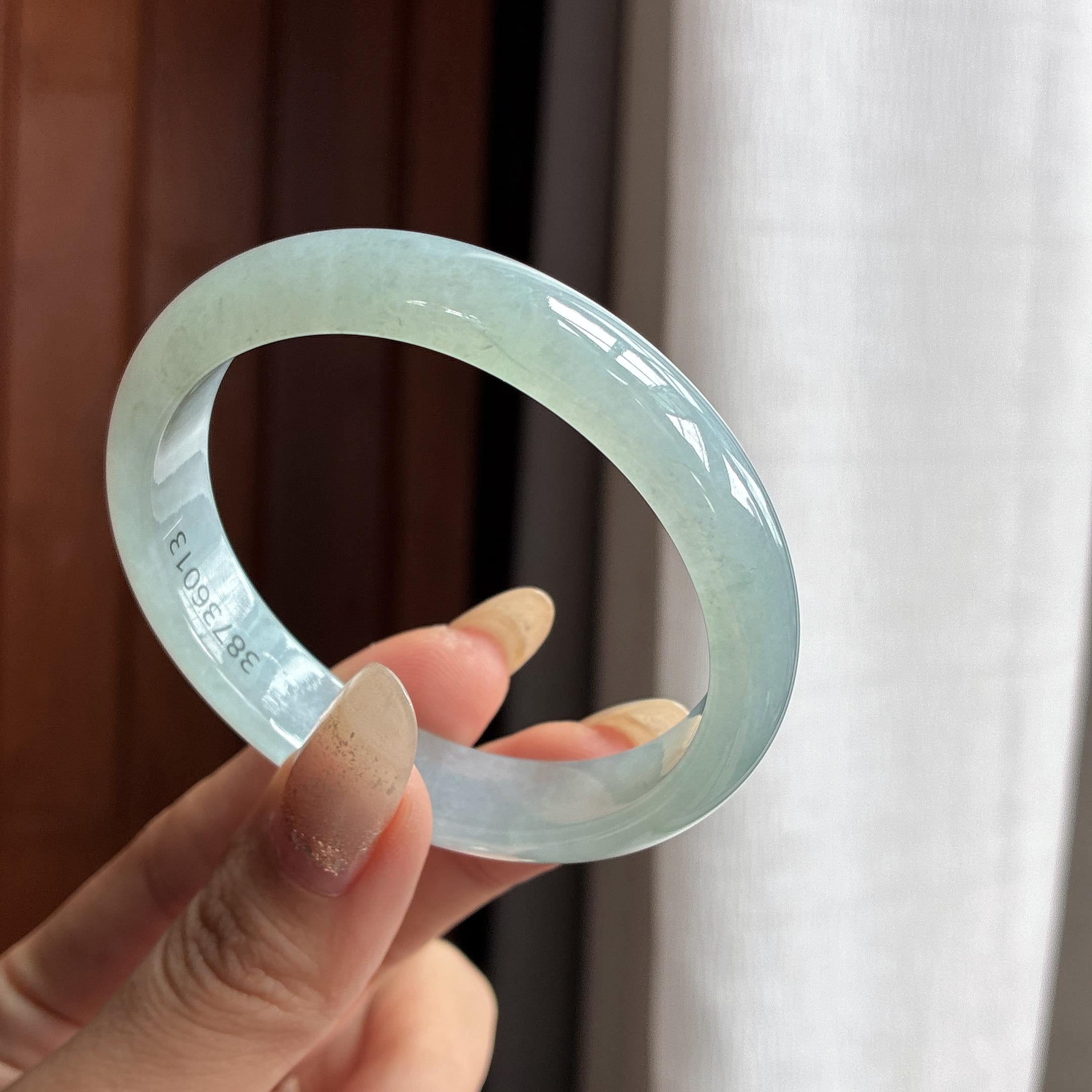 糯冰蓝底贵妃镯 55圈 天然缅甸A货翡翠（yc522271）