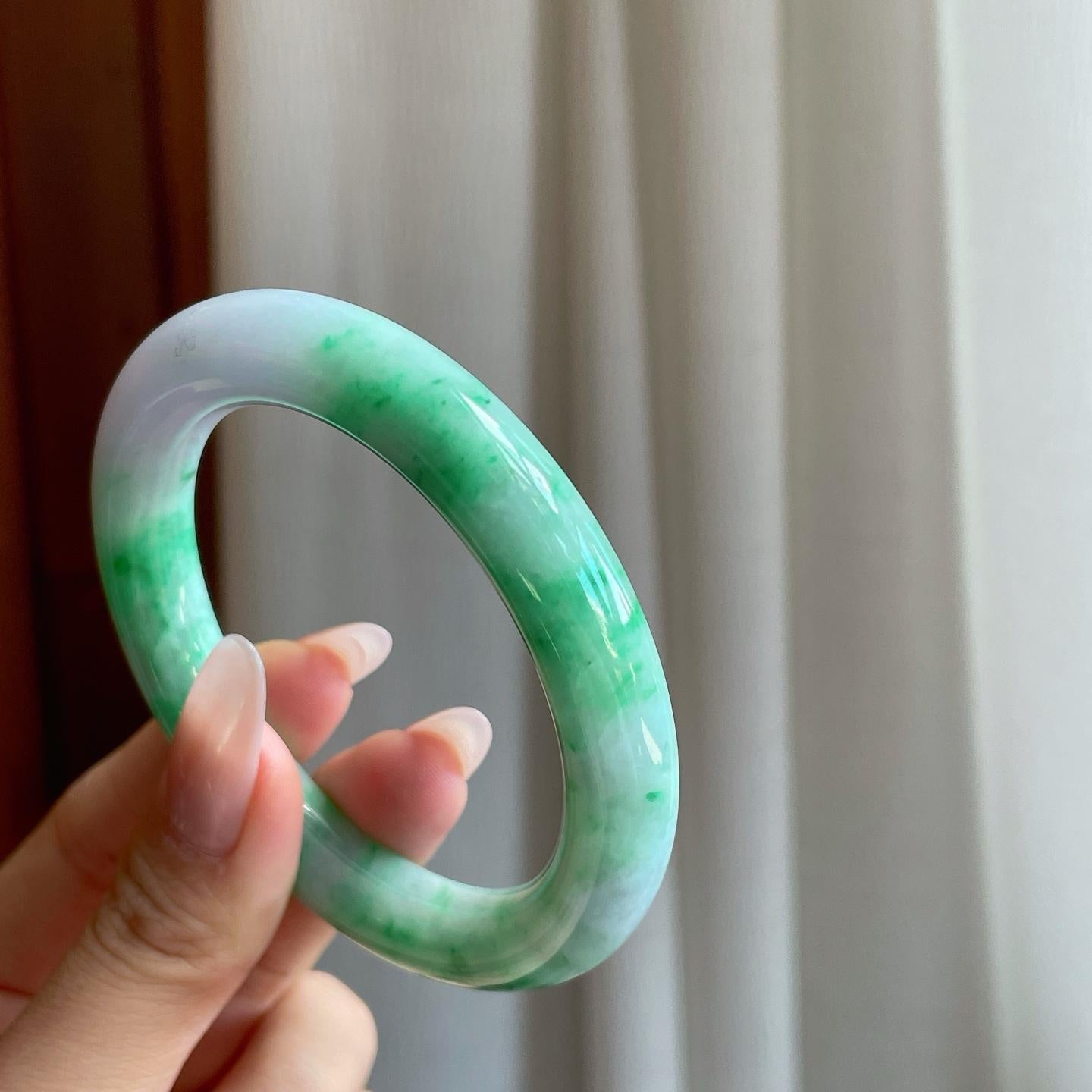 细糯冰飘花翡翠圆条手镯（54.3mm）（yc272908）