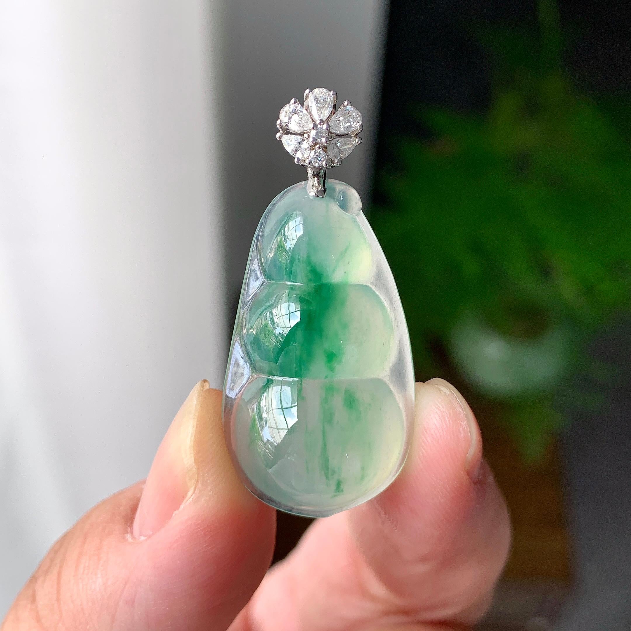 18K金钻镶糯冰种飘花福豆吊坠（yc193356）