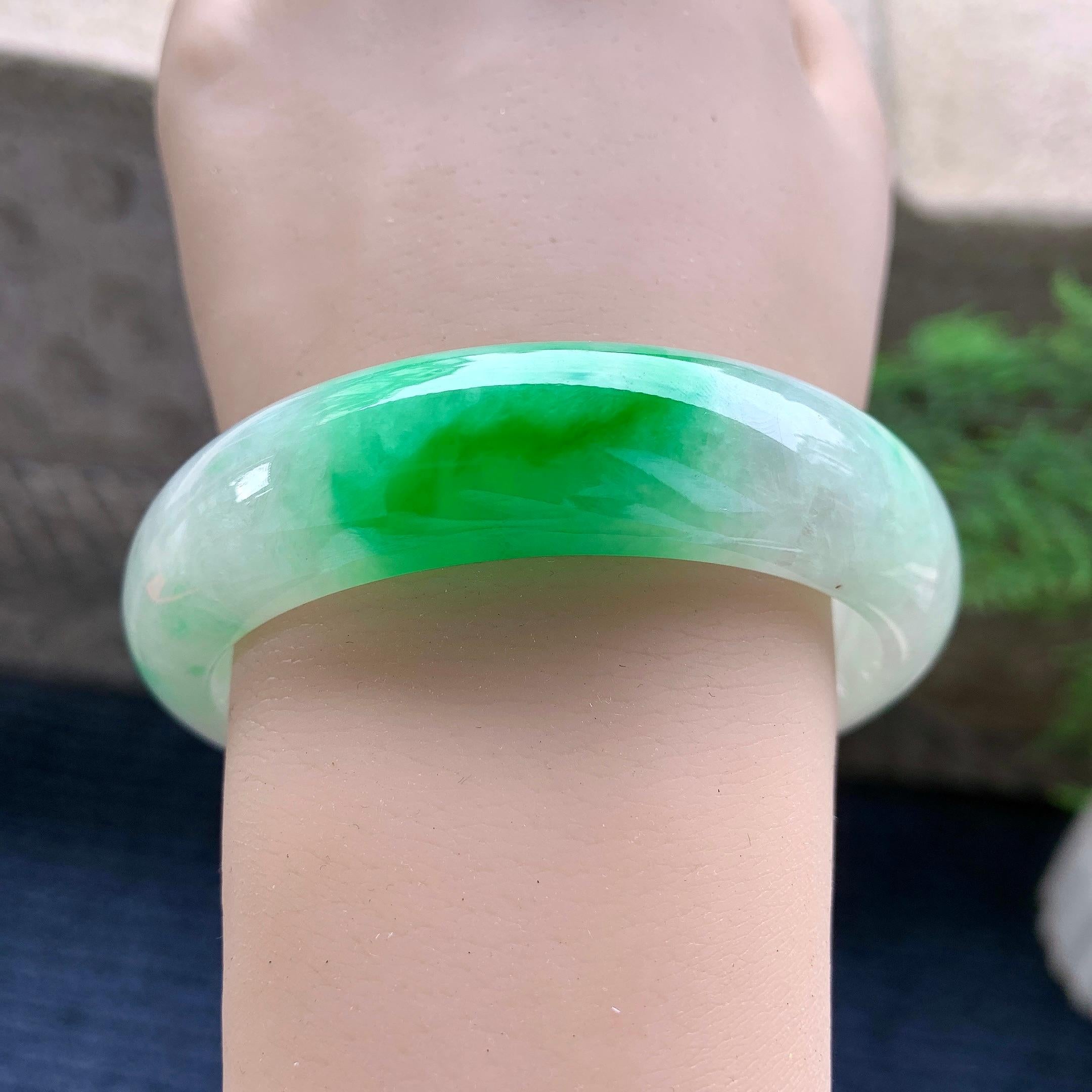 糯冰种飘阳绿宽版轮胎手镯（59.4mm）（yc253810）