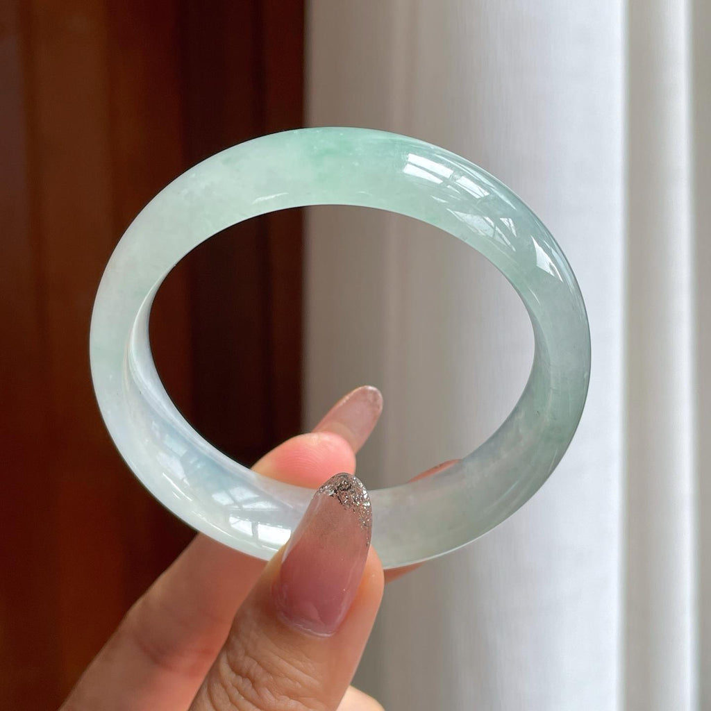 冰种飘绿花宽版翡翠手镯（55.7mm）（yc361775）