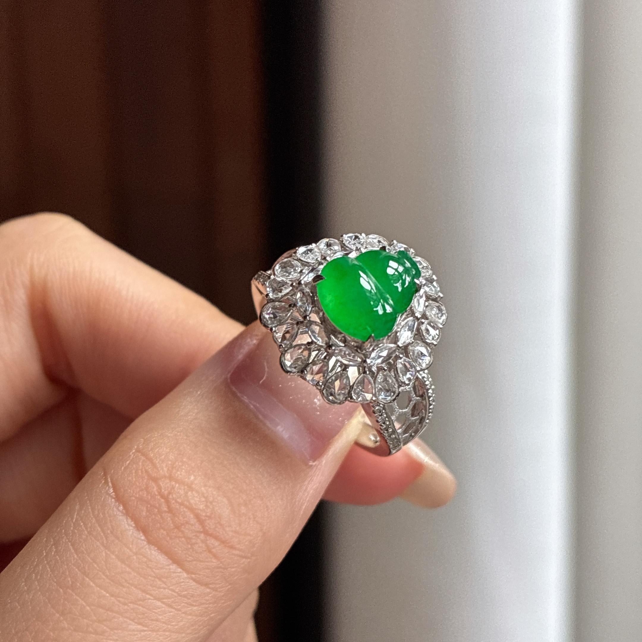 Nhẫn Ngọc Phỉ Thúy Thiên Nhiên Miến Điện Loại A 18k vàng đính đá băng chủng xanh lục đầy đặn (yc450391)
