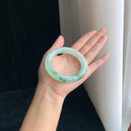 糯冰种晴底飘花翡翠圆条手镯（55.3mm）（yc380332）