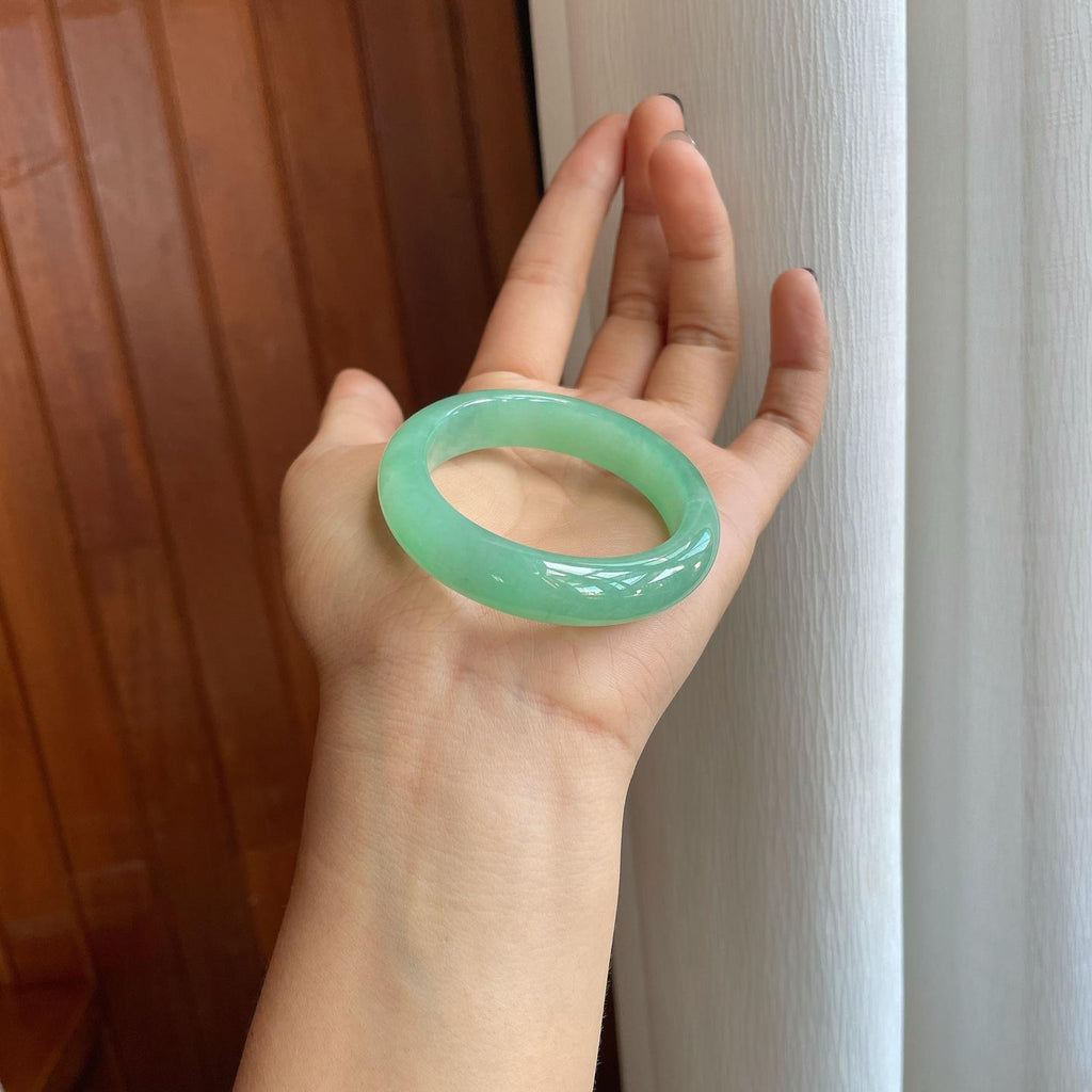 冰种果绿底翡翠贵妃镯（53mm）（yc276469）