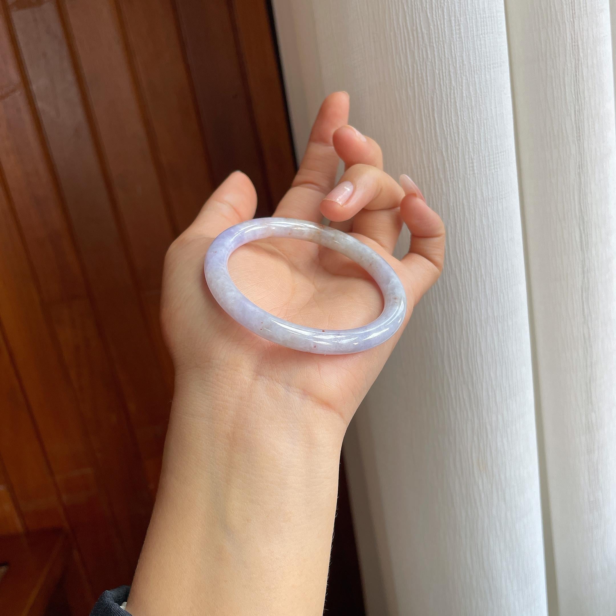 糯冰紫底飘黄翡翠圆条手镯（54mm）（yc313909）