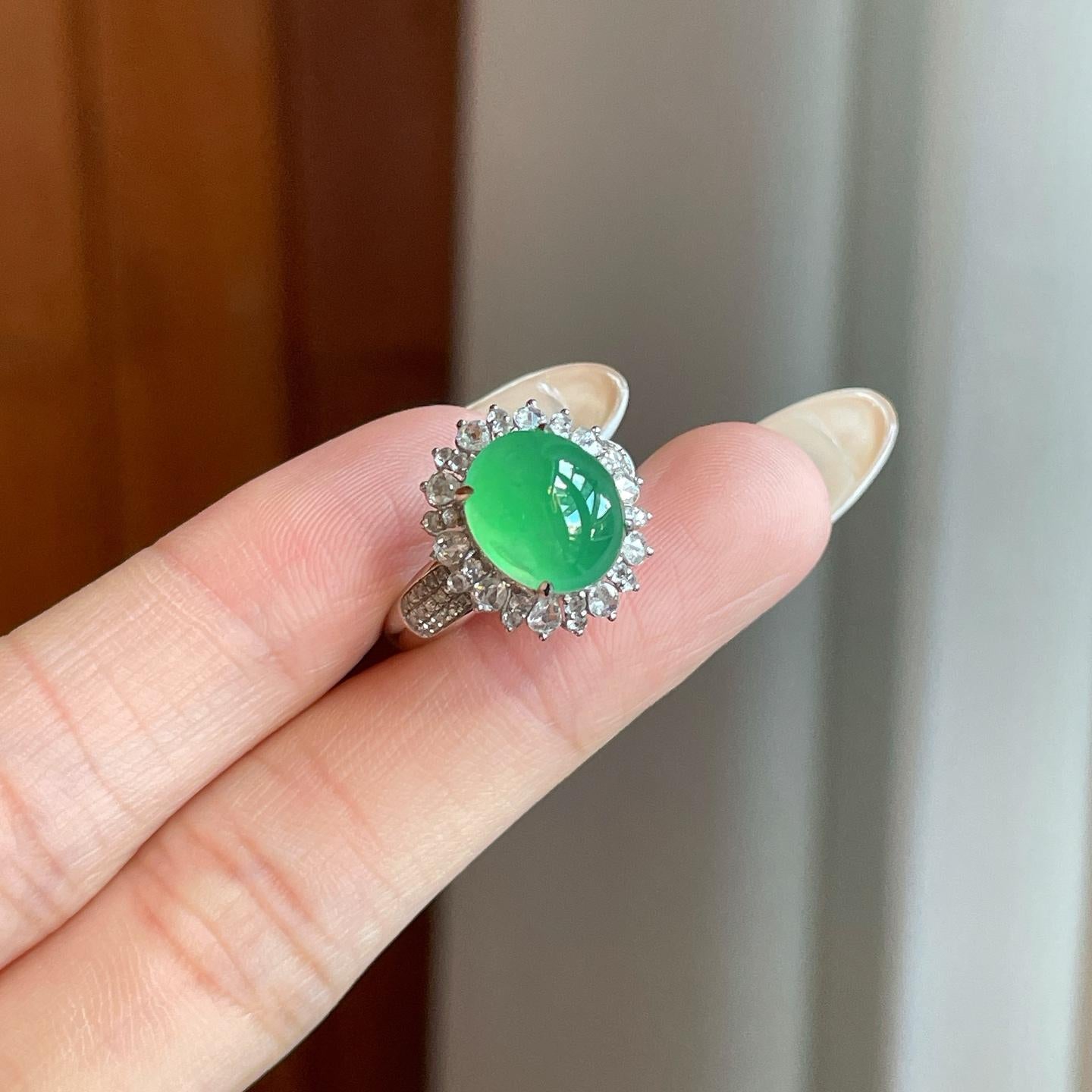 18k金钻镶冰种满色翡翠蛋面戒指（yc265159）